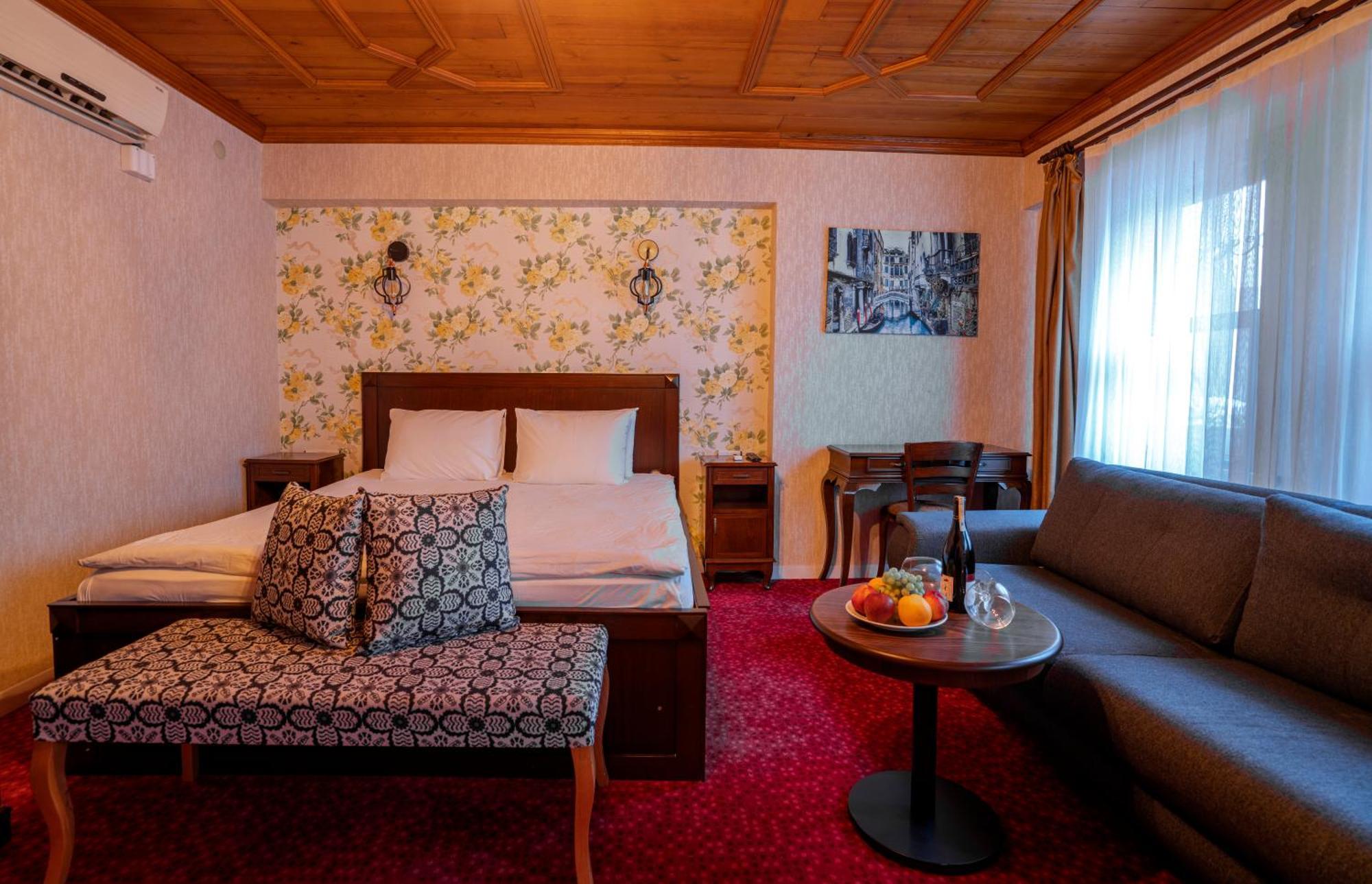 Gulliver Mansion Hotel