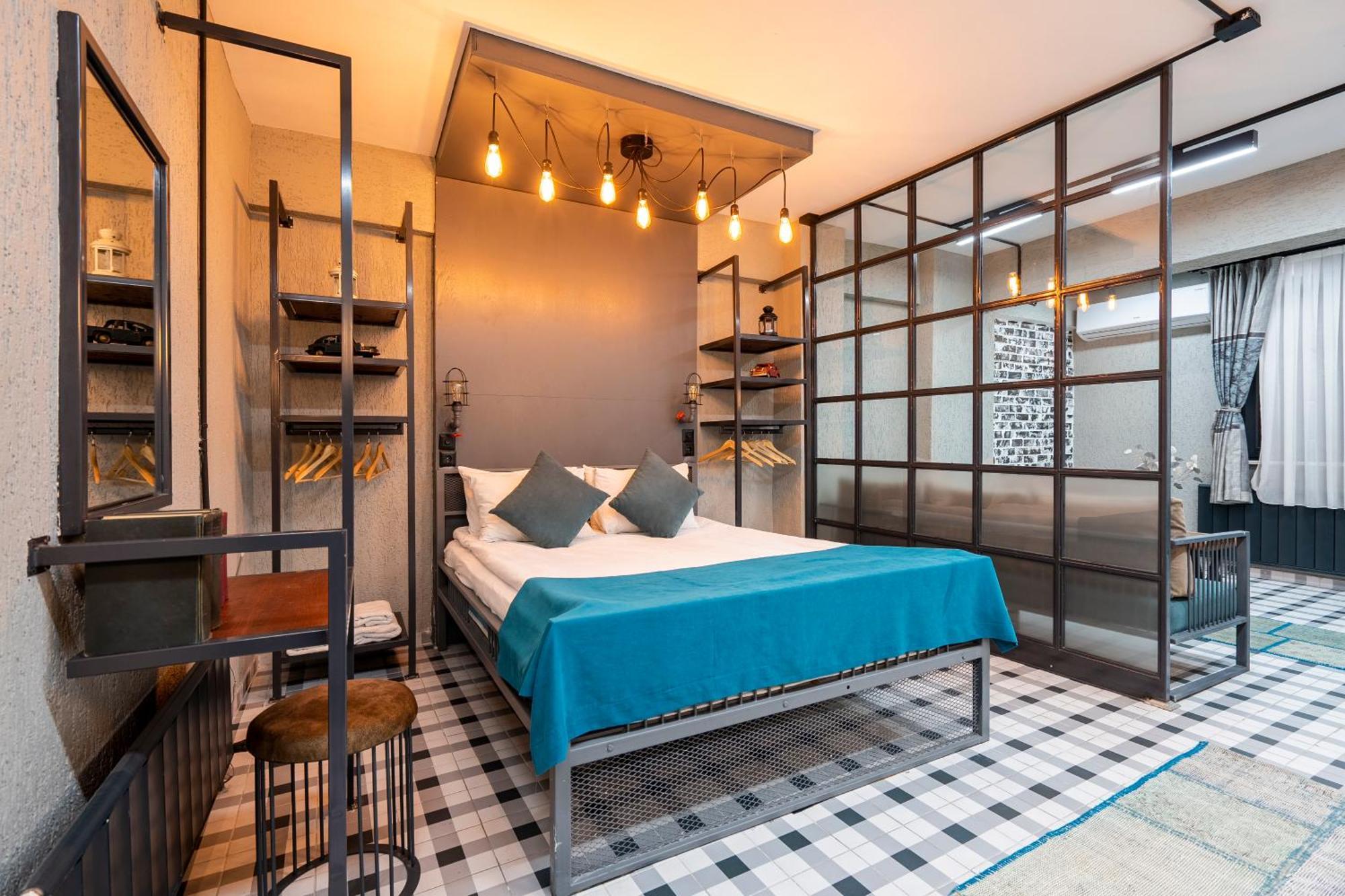 Cube Aparthotel