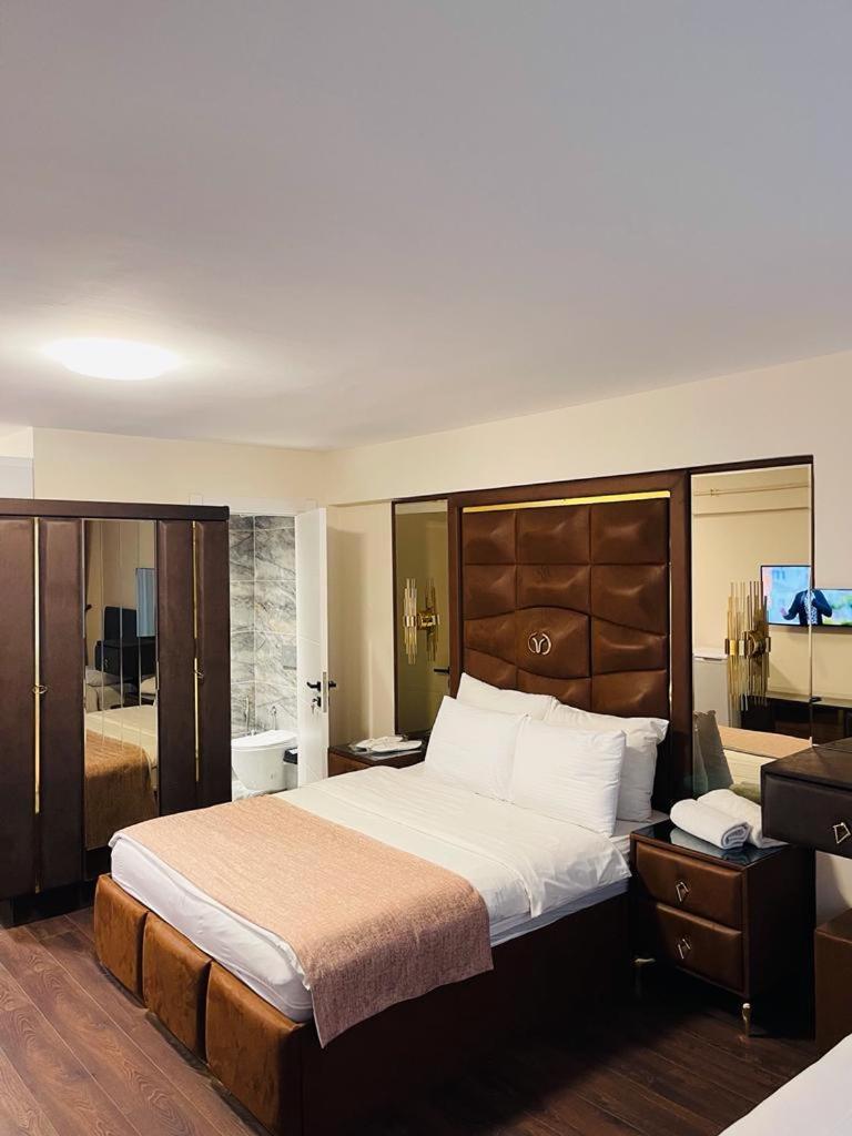 Aymira Aparthotel 3*