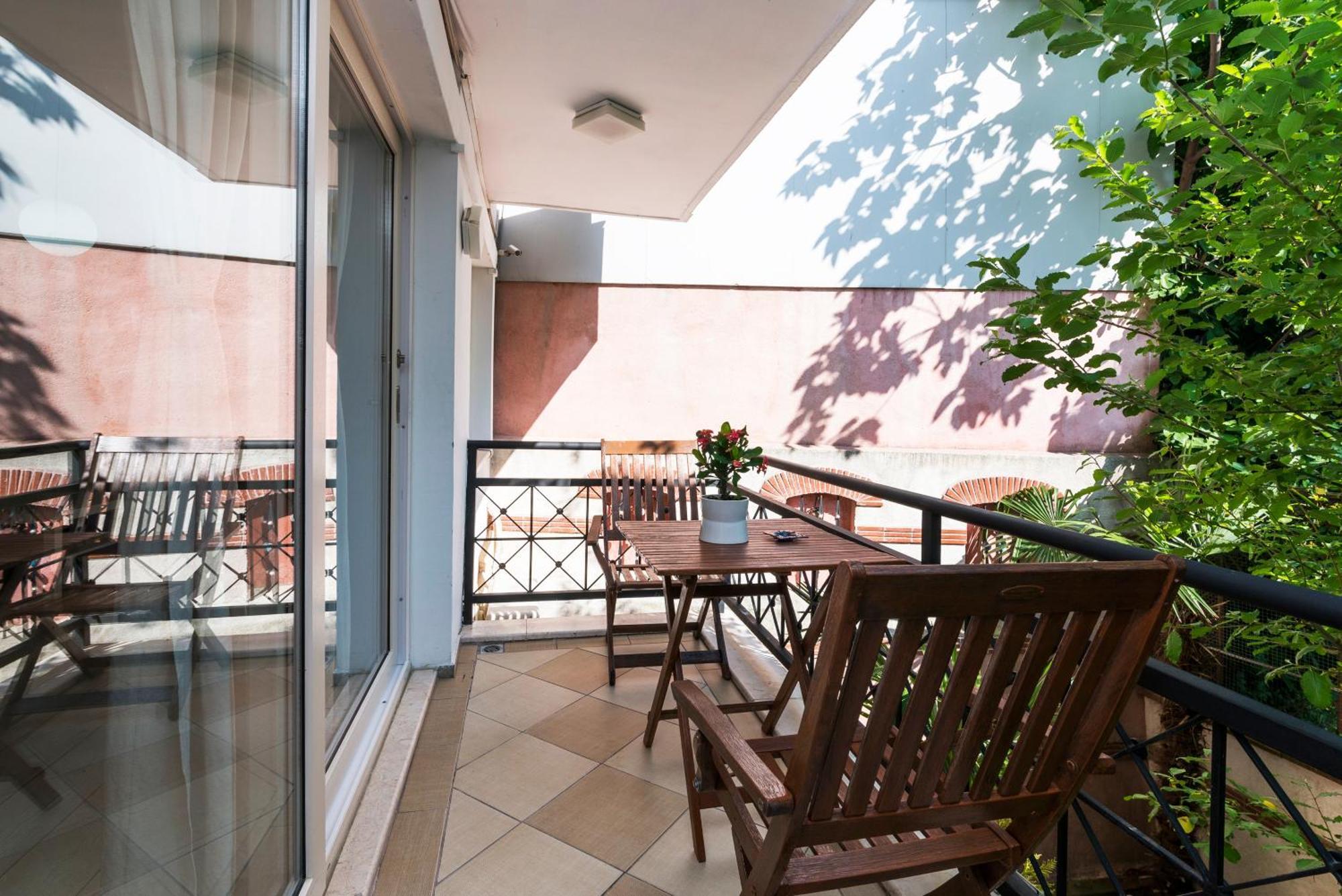 Apartment Amedros *