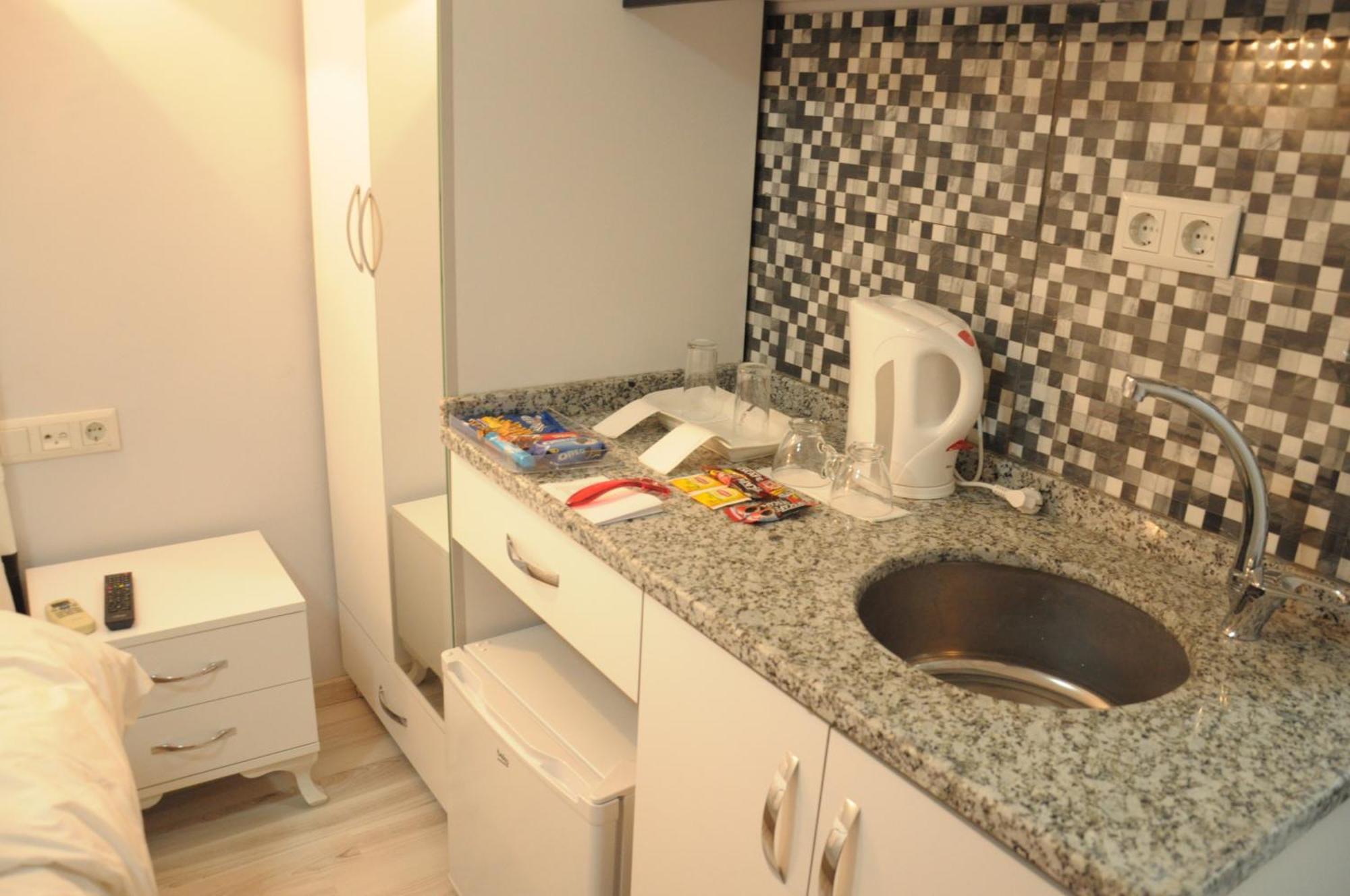 Sunrise Apartment *