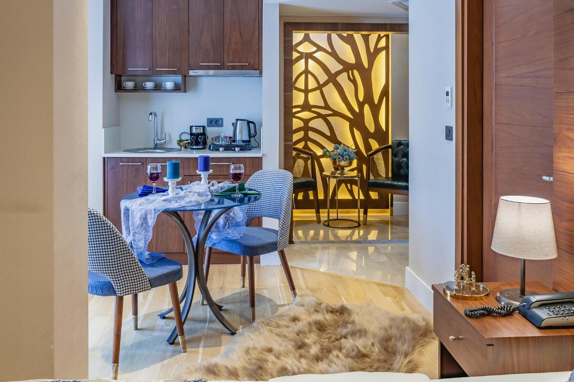 Apart Otel Lord Morgan & Exclusive Design Cihangir 2*