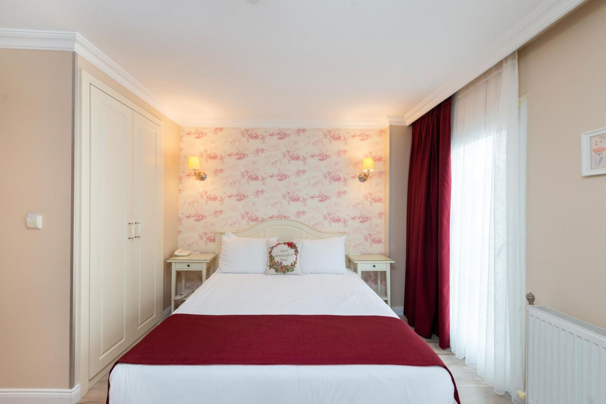Otel Mr. Bird 3*