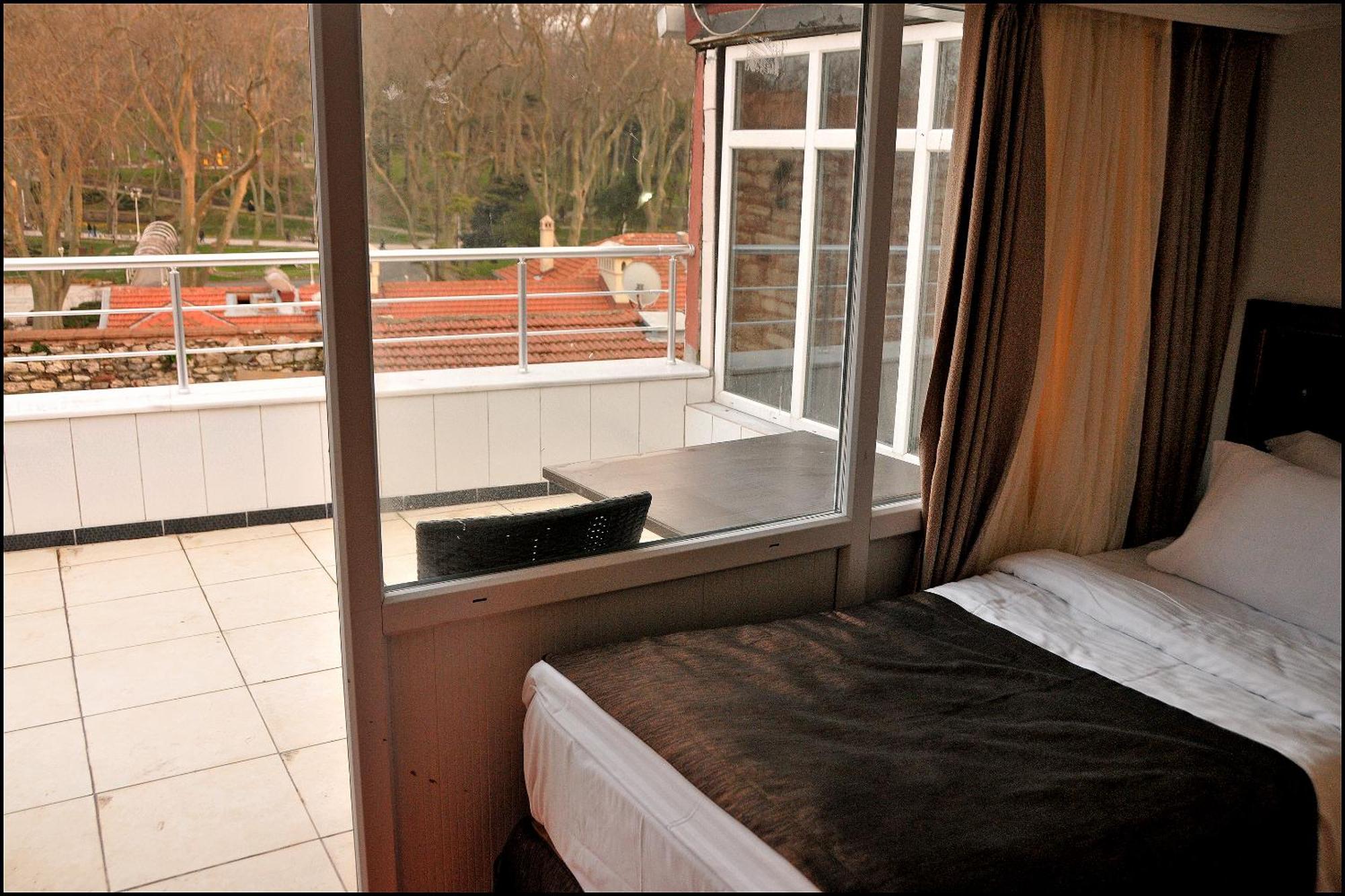 Palace Point 2*