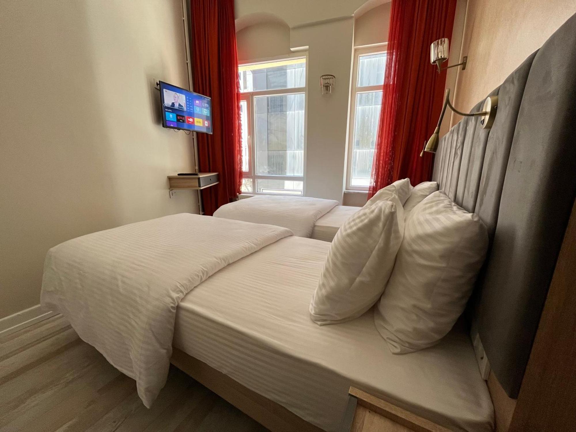 Genoa Port Hotel