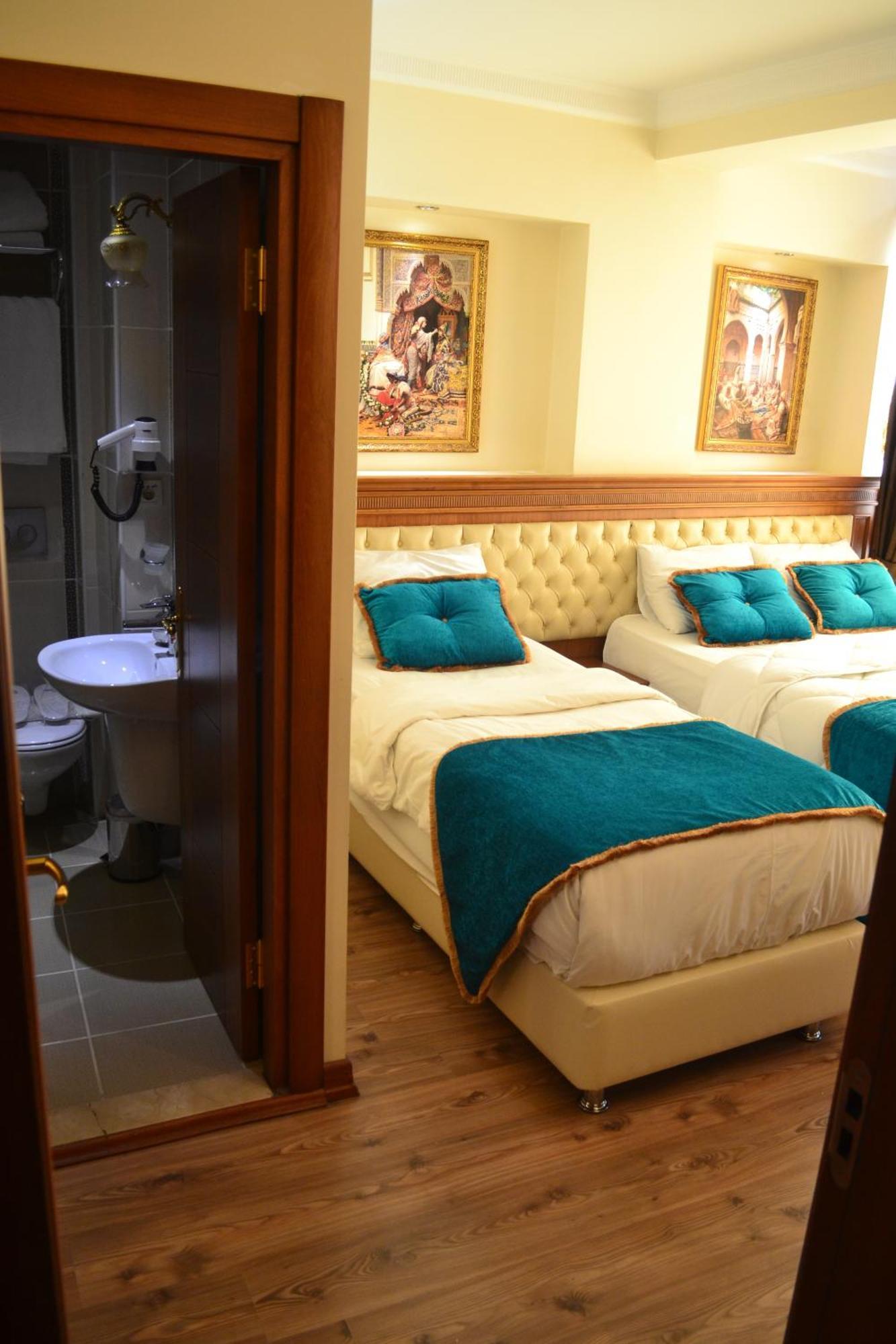 Hotel Blue