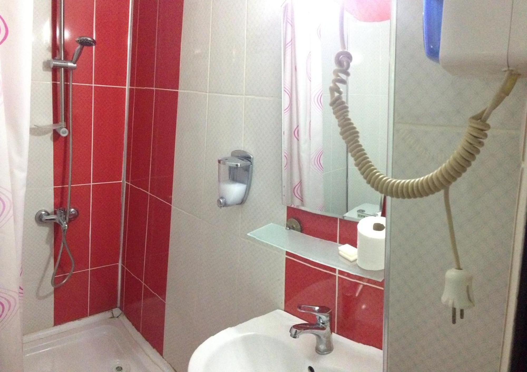Oz Hotel 2*