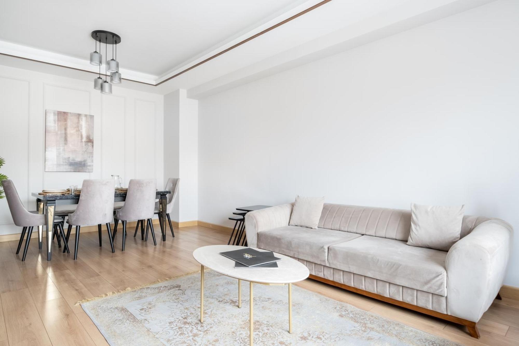 Grand Apartment