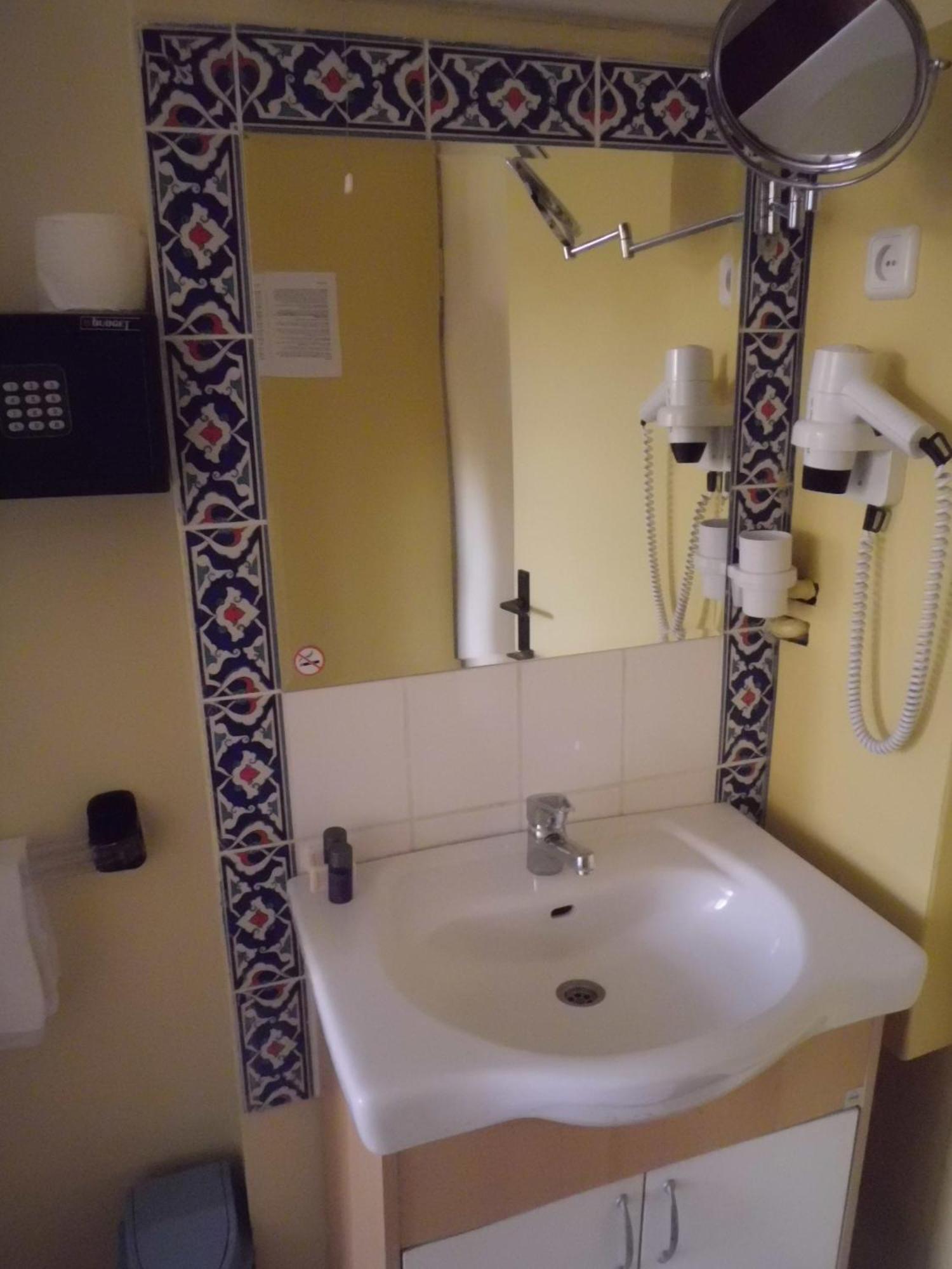 Berk - Grandma's House 3* Istanbul