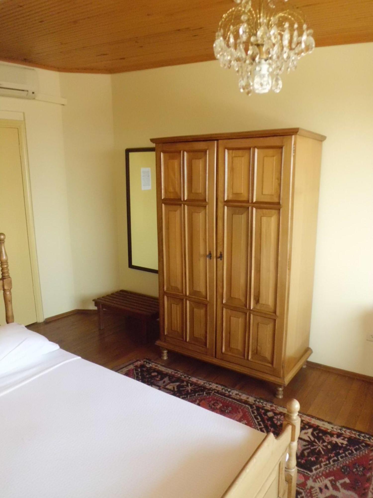 Hotel Berk - Grandma's House 3*