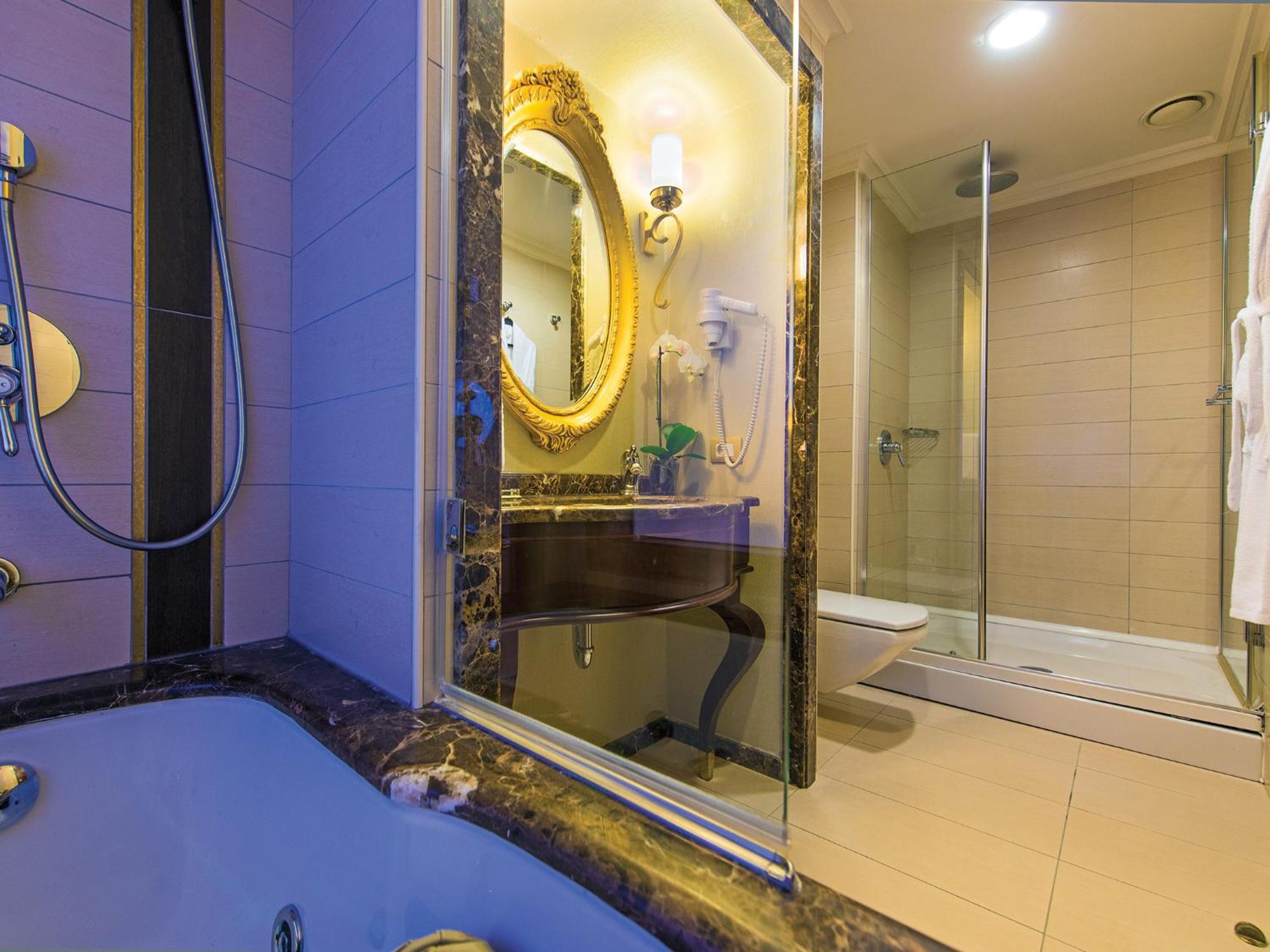 Elite World Taksim Hotel 5*