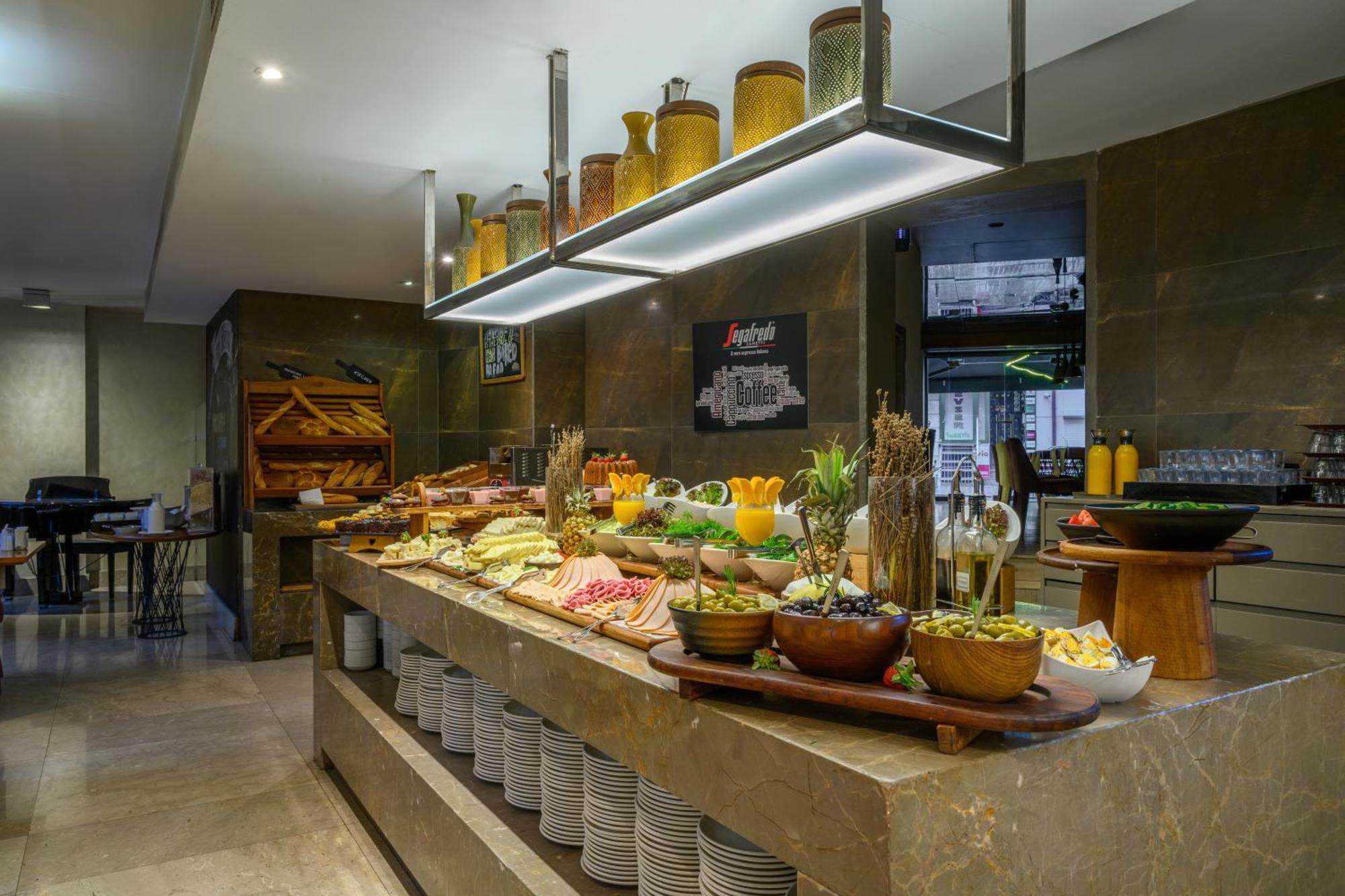 Hotel Ramada By Wyndham Grand Bazaar 4*