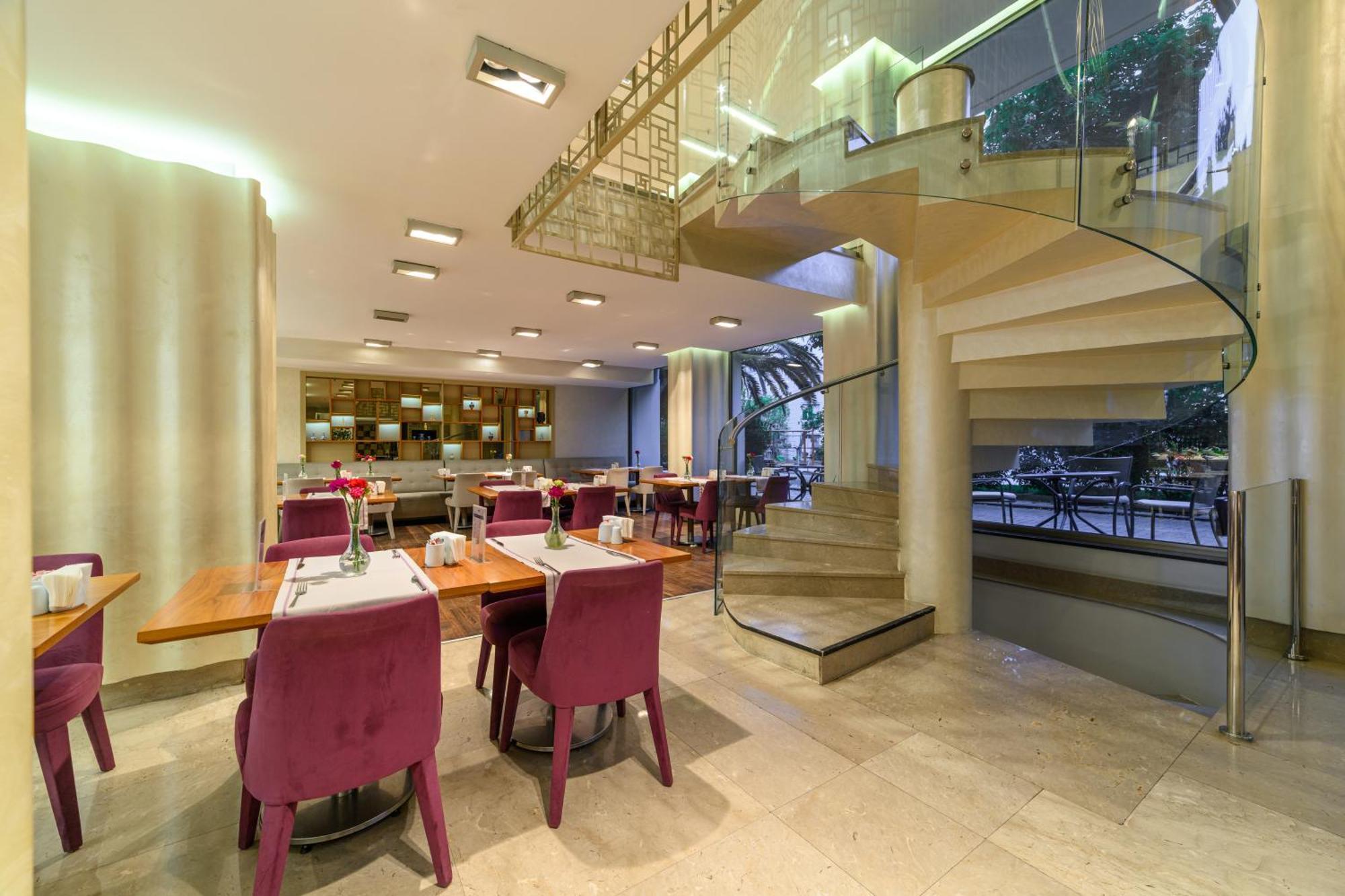 Ramada By Wyndham Grand Bazaar 4*