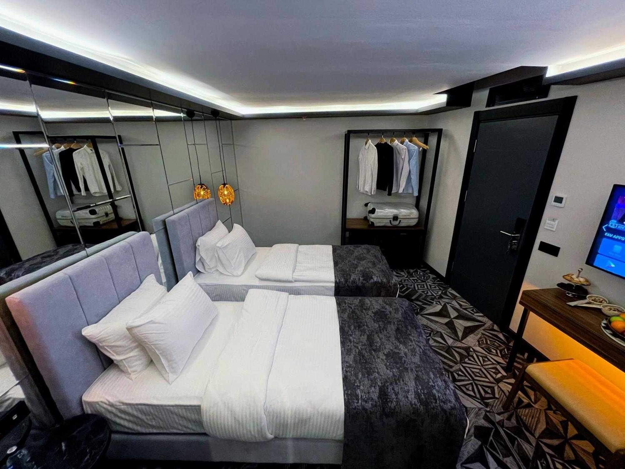 Weingart Hotel 4*