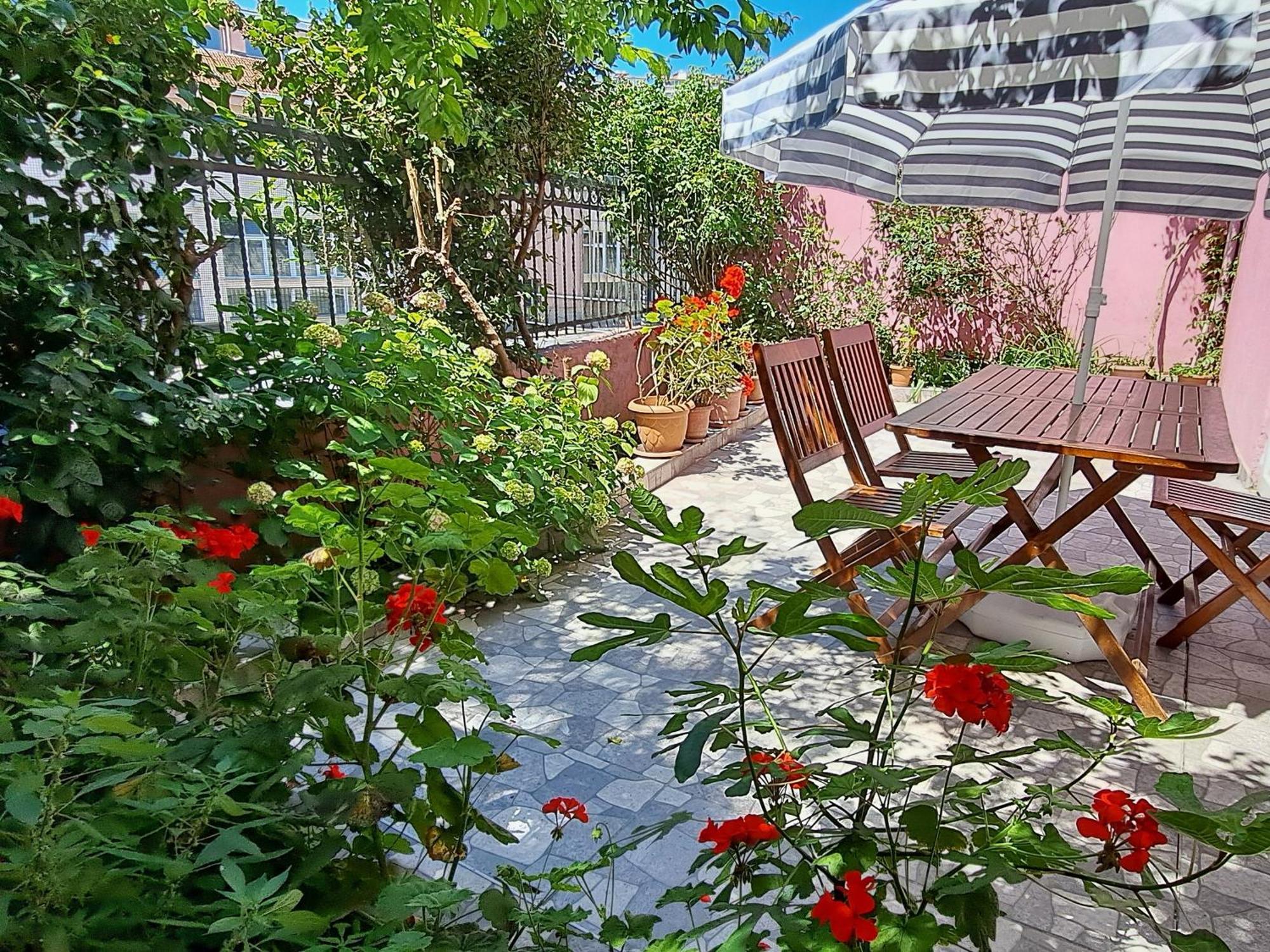 Golden Life Aparthotel