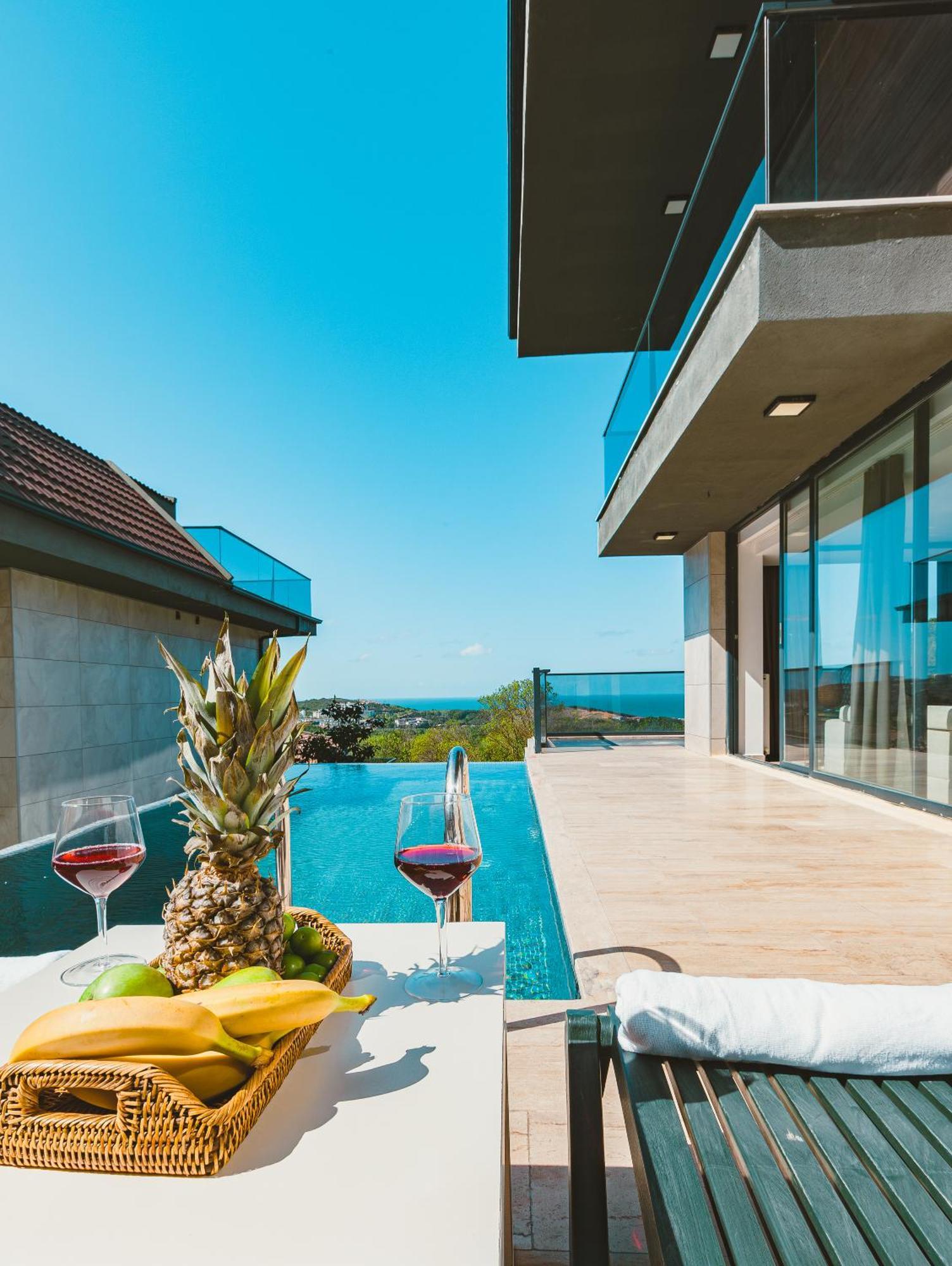 Royal Blue - Luxury Villa *