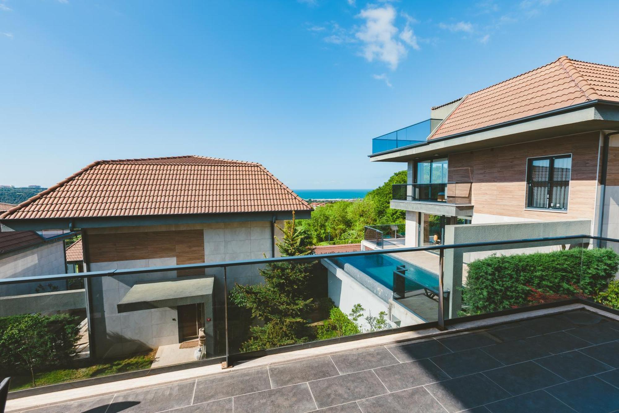 Royal Blue - Luxury Villa