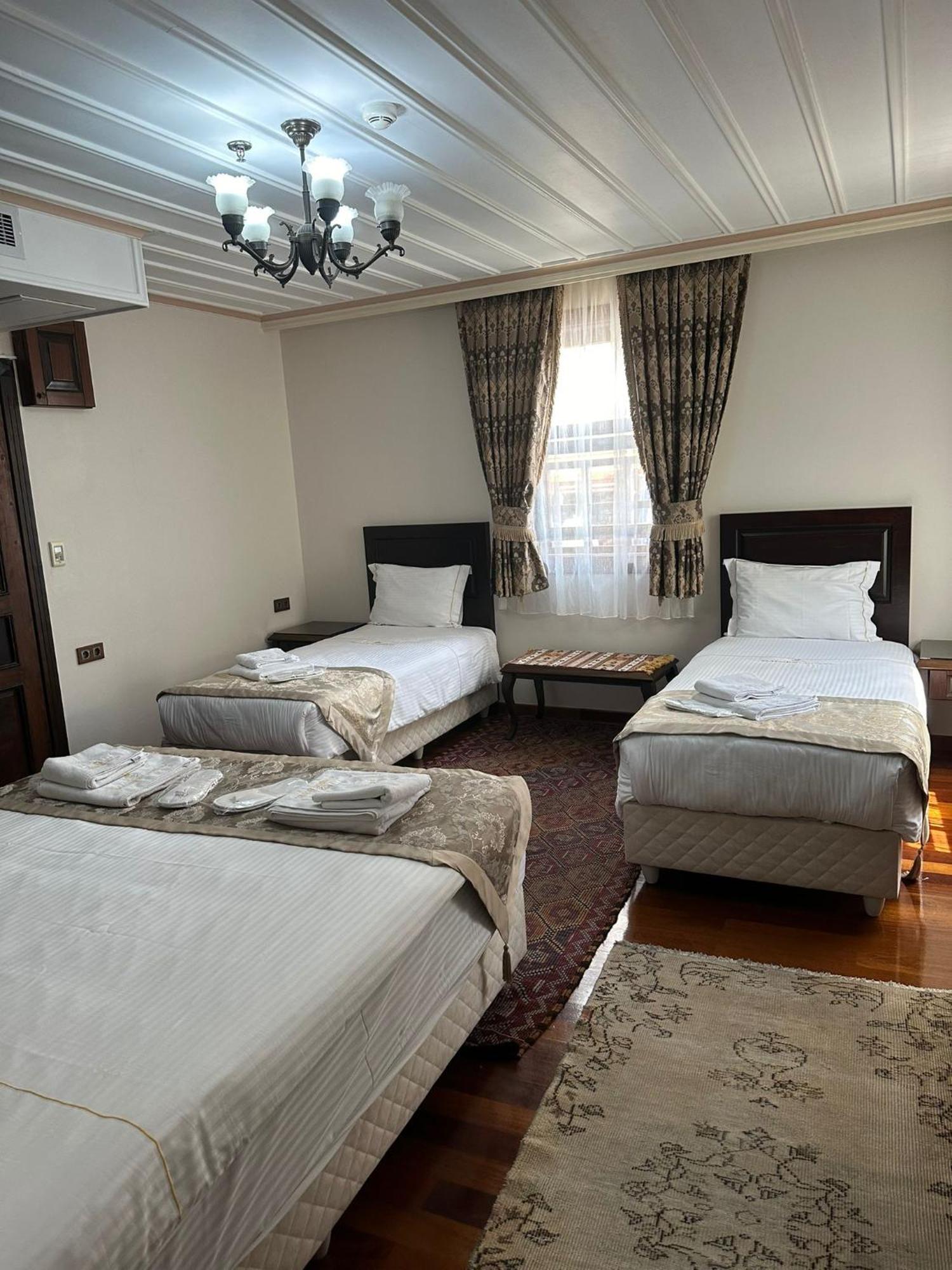Hotel Bender *