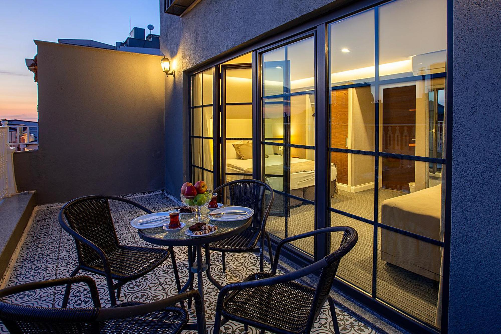 Hotel Aston Taksim 4*