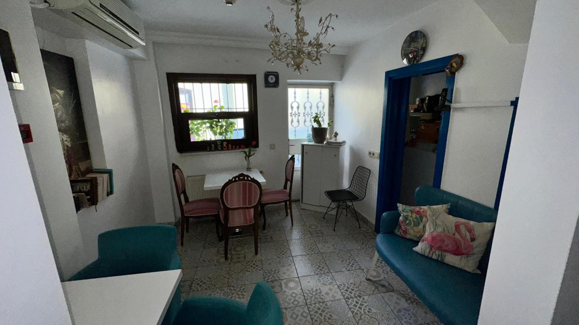 The House Of Tulpan 2*