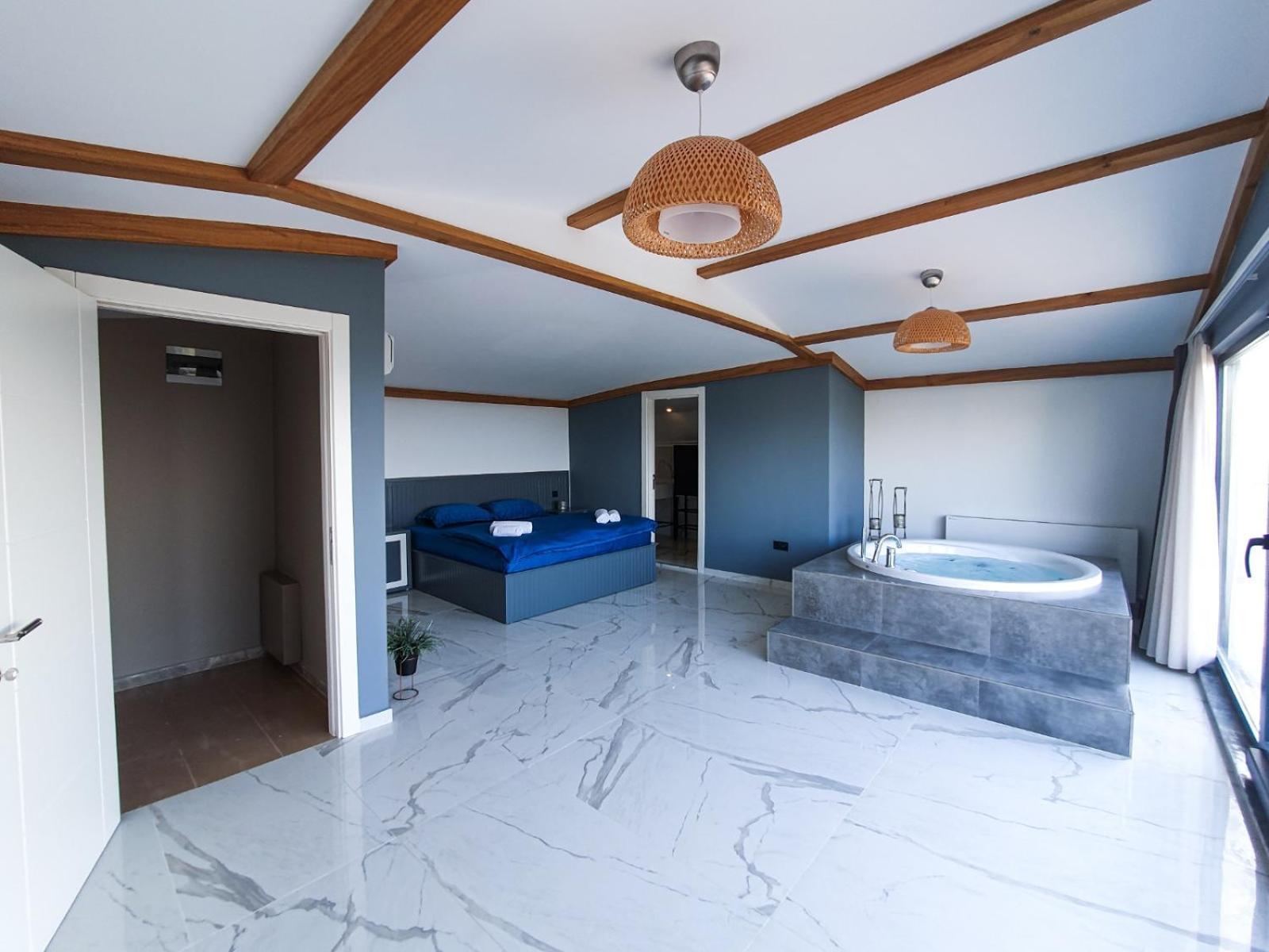 Royal Blue - Luxury Istanbul