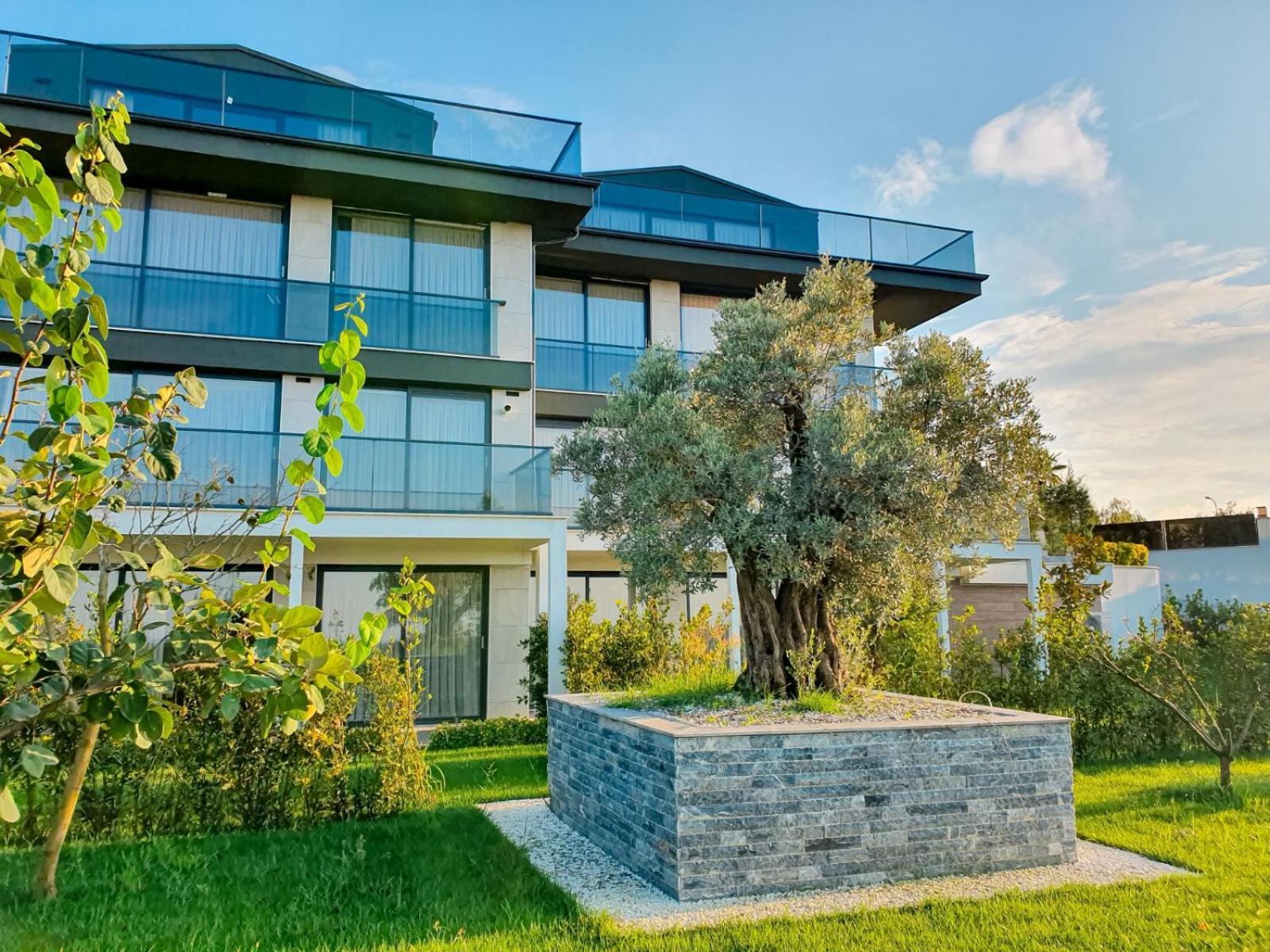 Royal Blue - Luxury Villa *