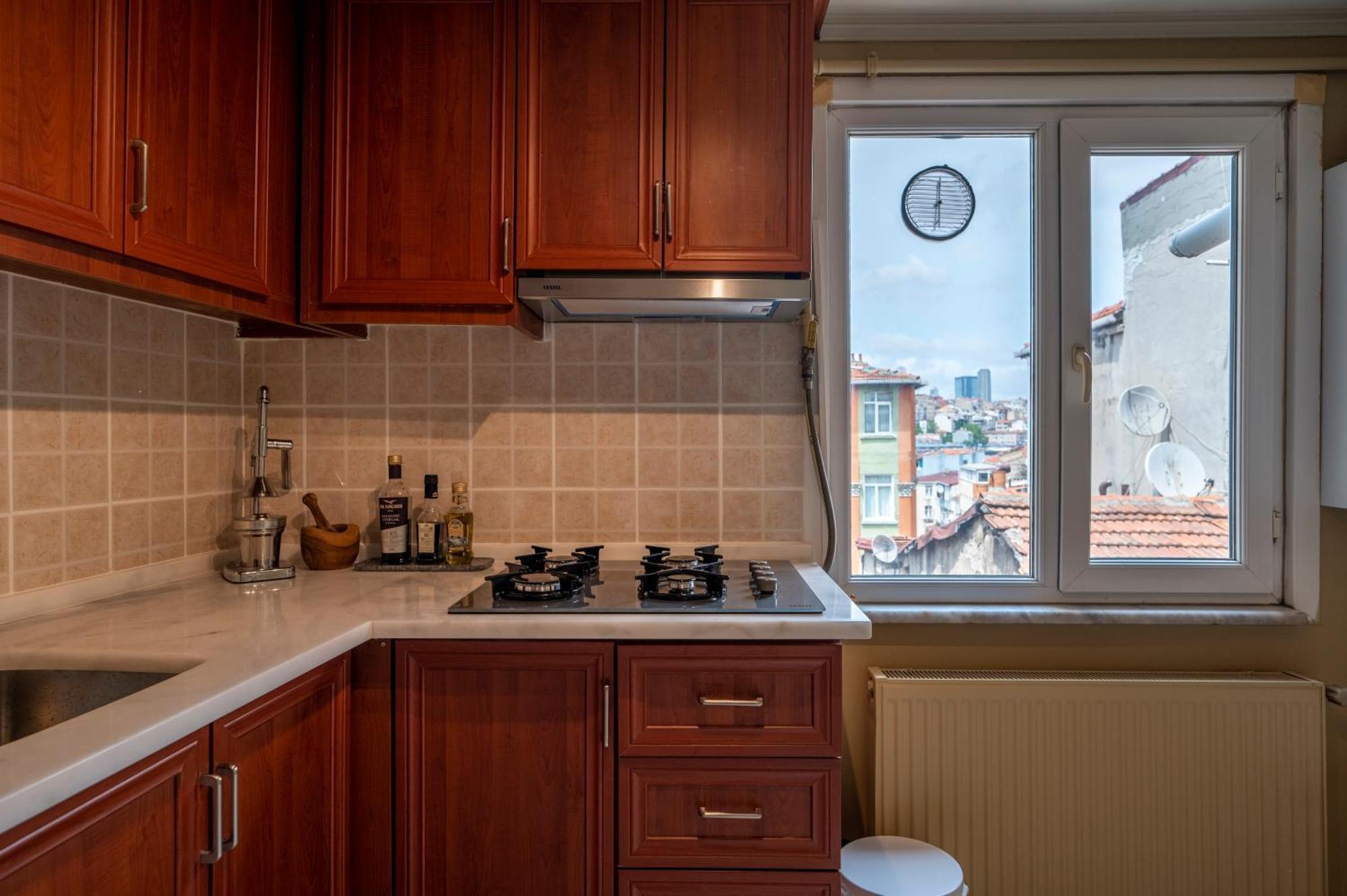 The Stylish Townhouse - Center Apartment *