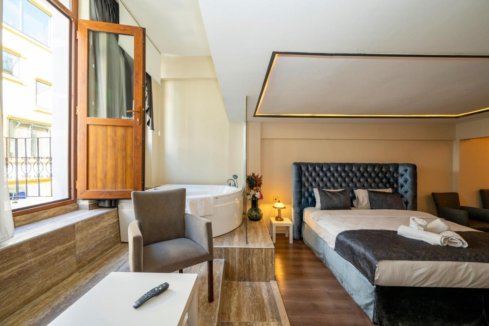 Aparthotel Aiza 2*