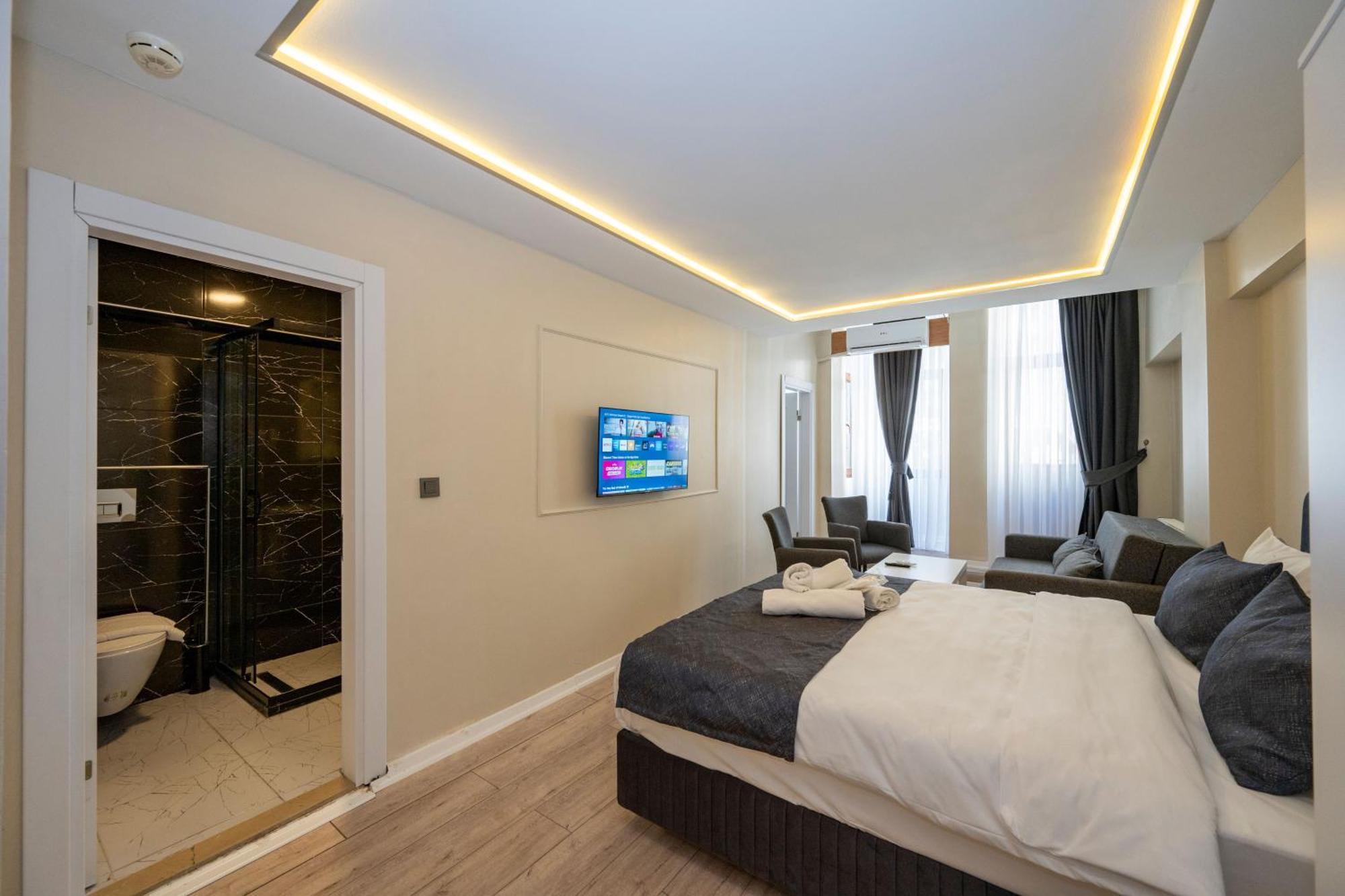 Aiza Aparthotel