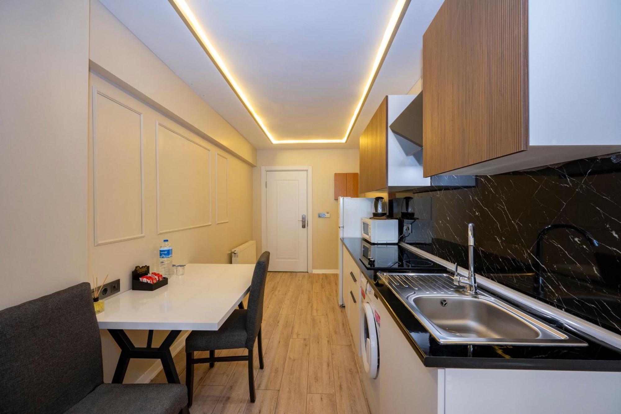 Aiza Aparthotel 2*