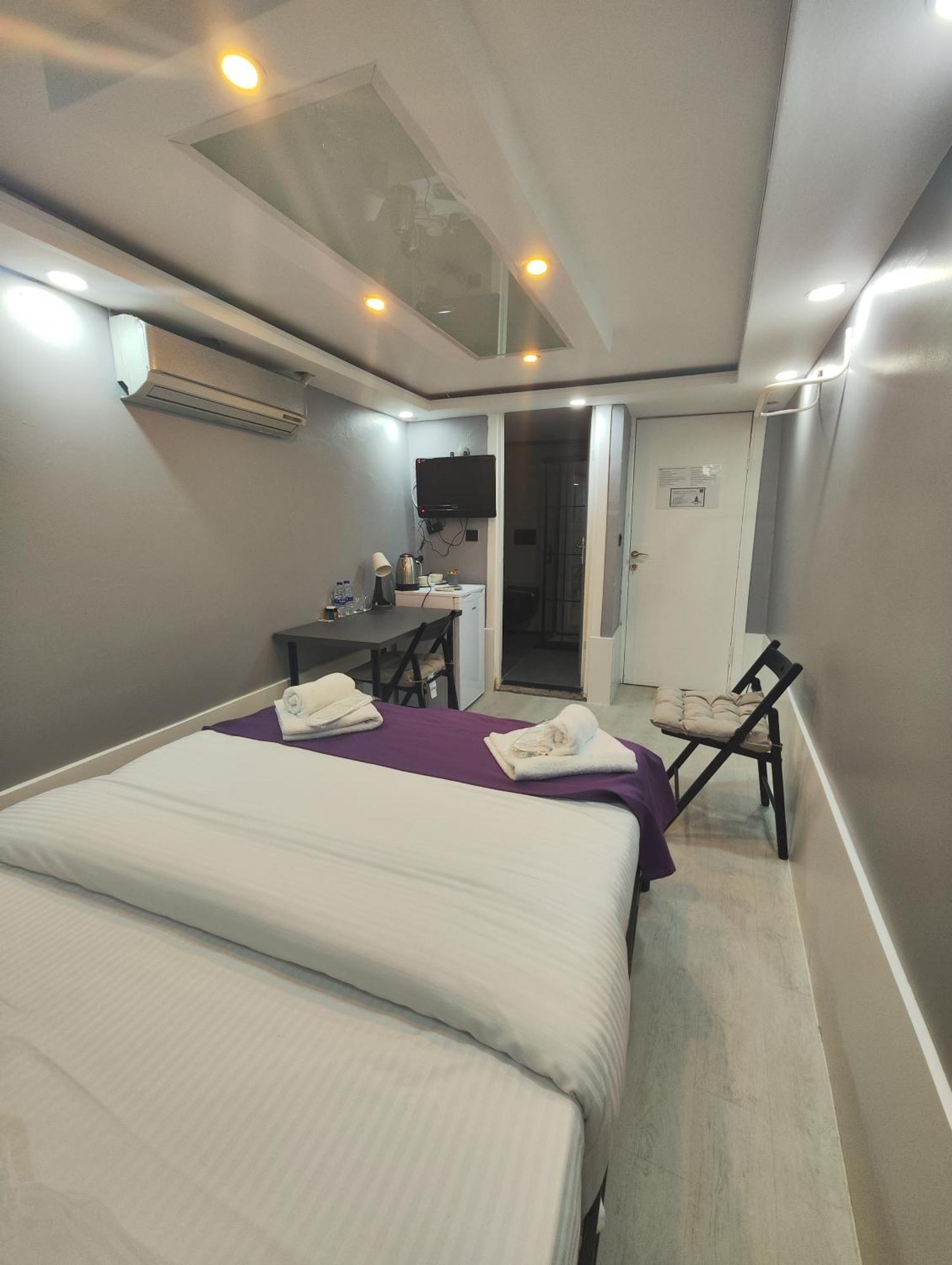 Hotel Suite By Frame
