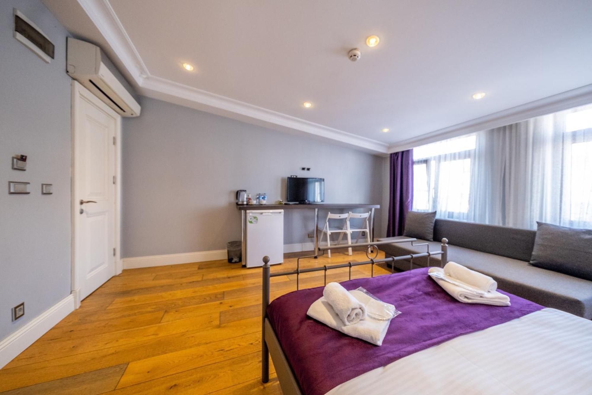 Hotel Suite By Frame