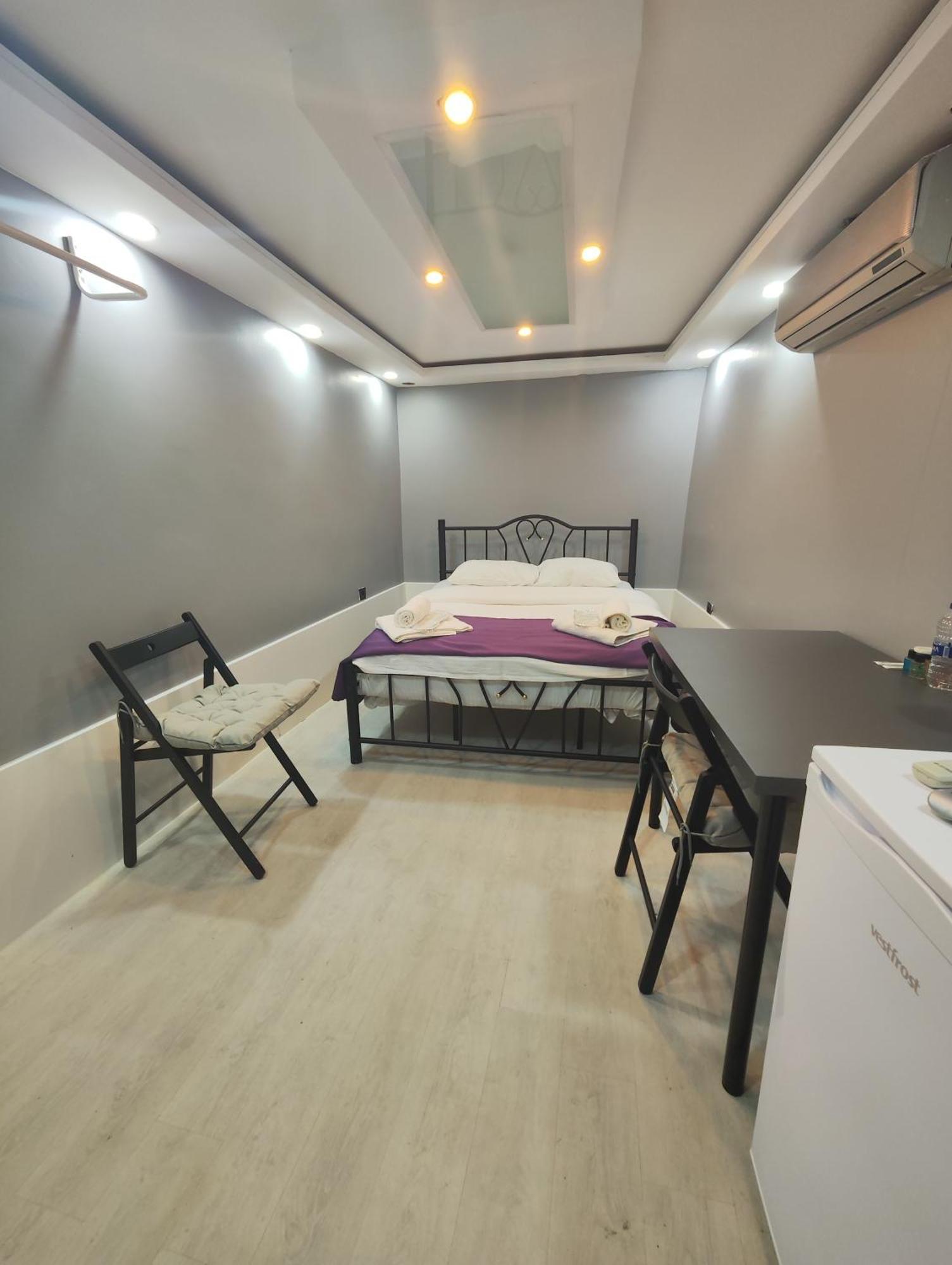 Hotel Suite By Frame
