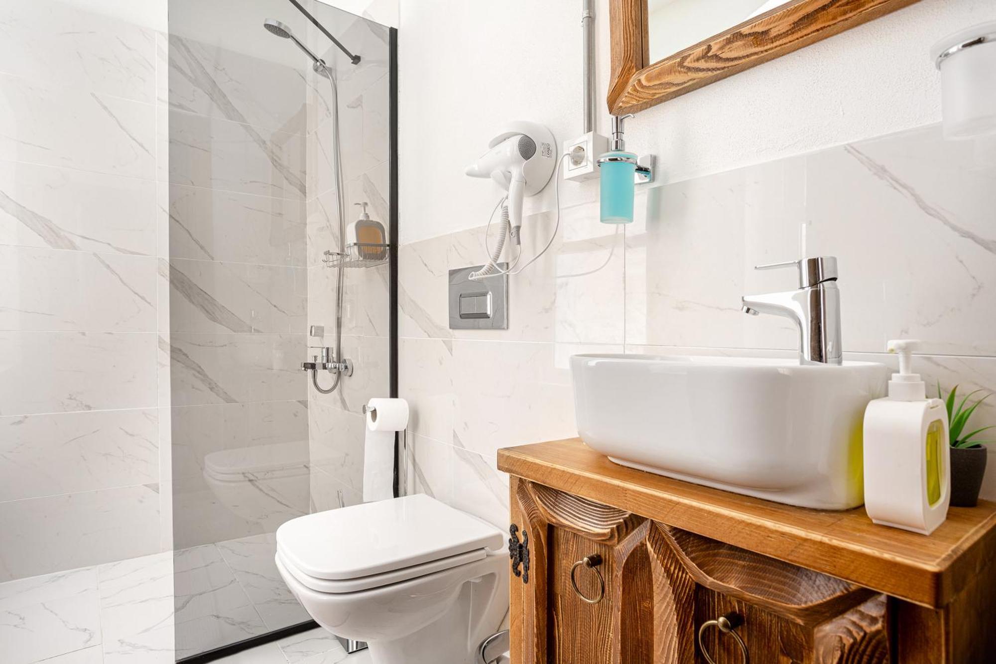 Armel Homes Galata
