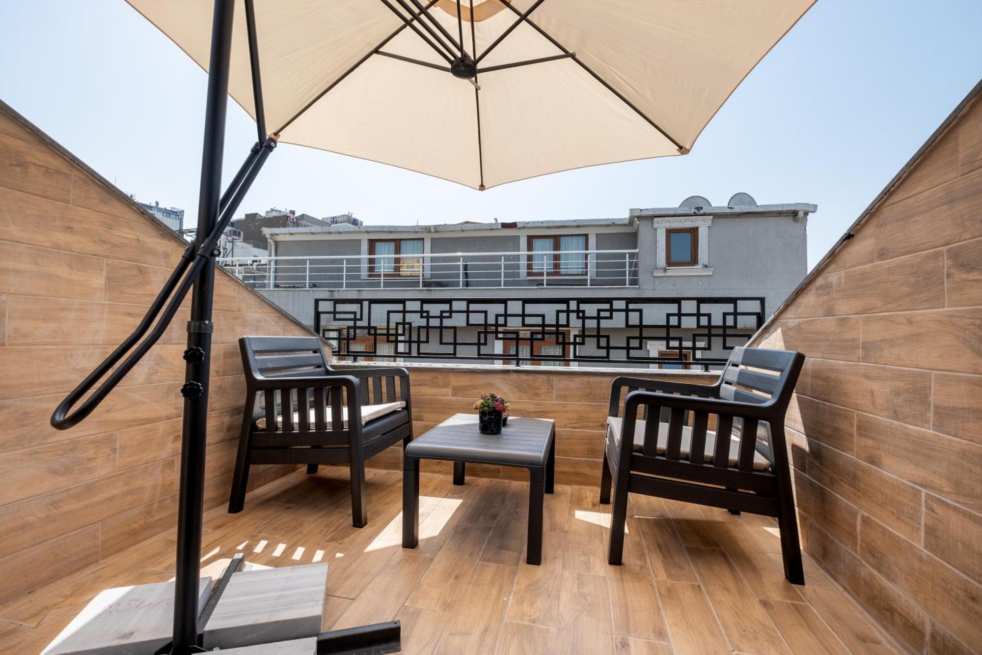 The Row Taksim Hotel *