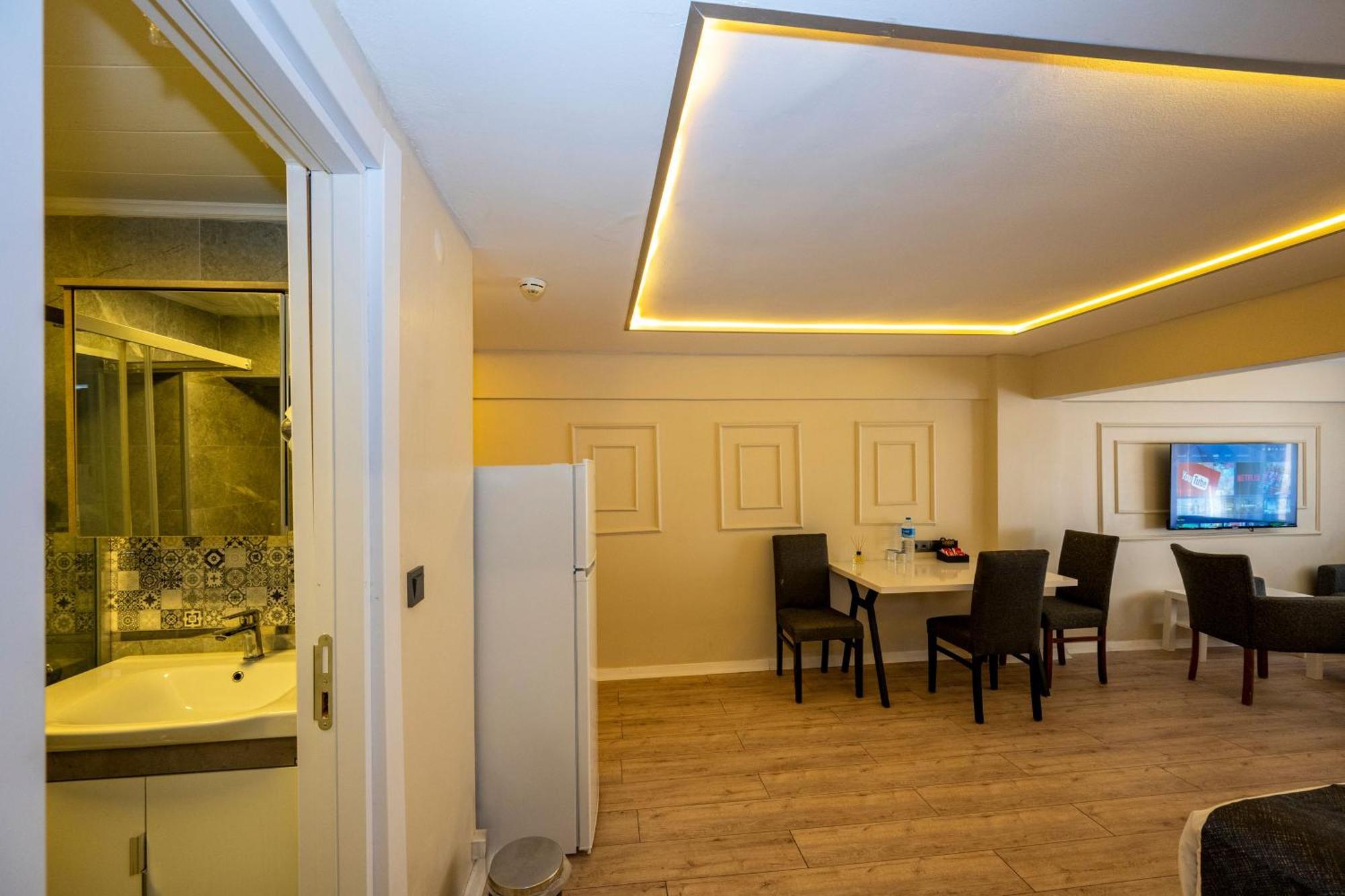 Aiza Aparthotel