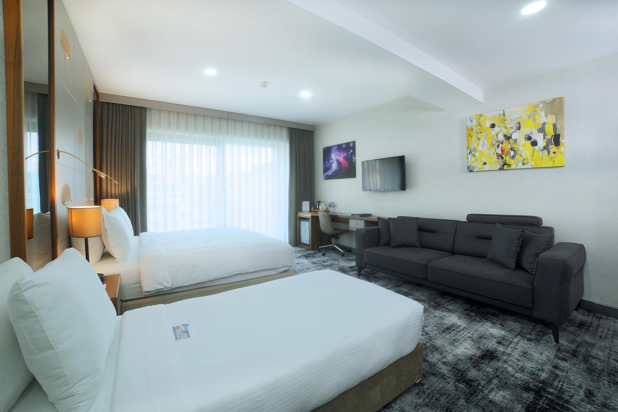 Tryp By Wyndham Topkapi Hotel 4*