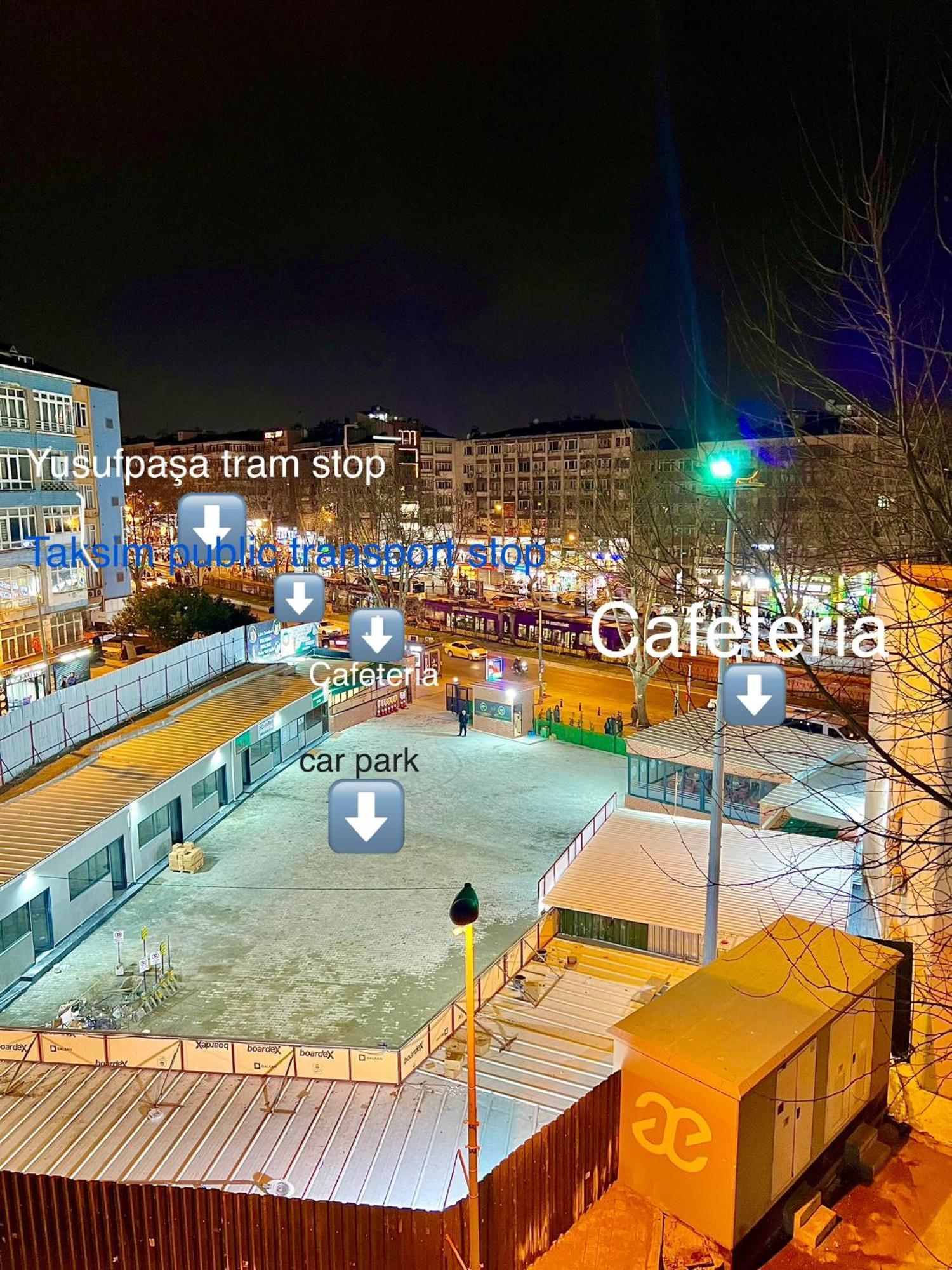 Istanbulun Kral Dairesi Asansoerlue Ve 2 Klimali