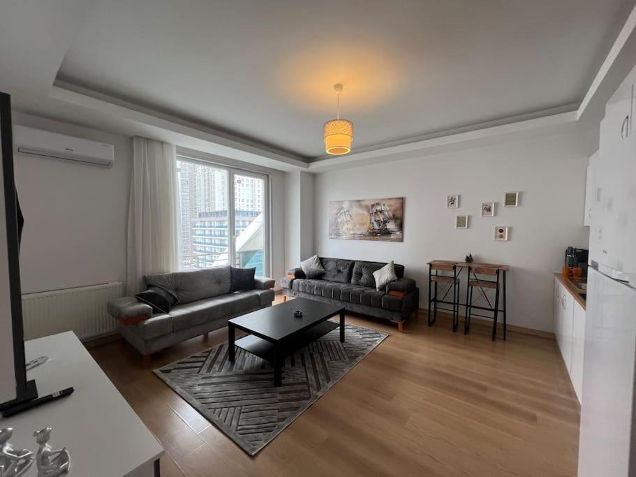 Cozy Homes 2 Well Designed Apartment