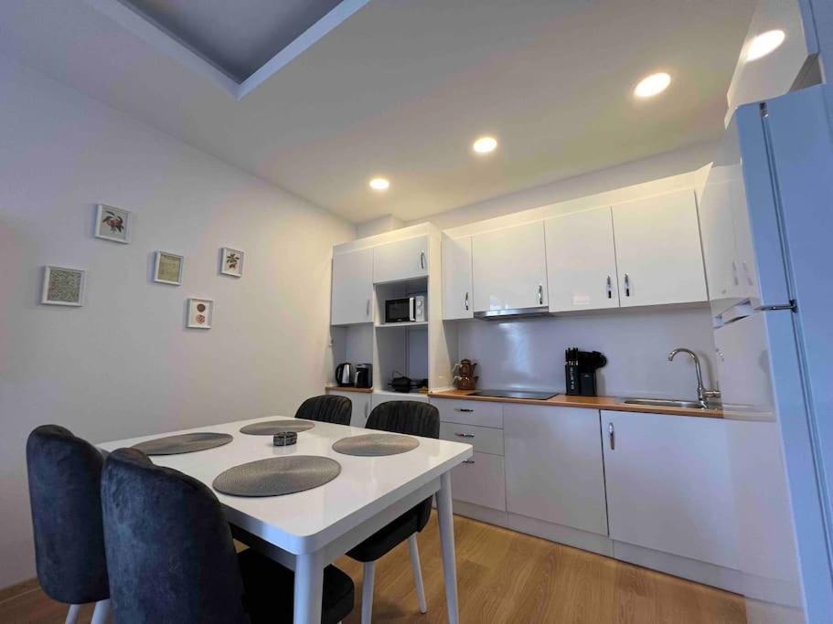 Cozy Homes - 2 & 1 Living Apartment Istanbul