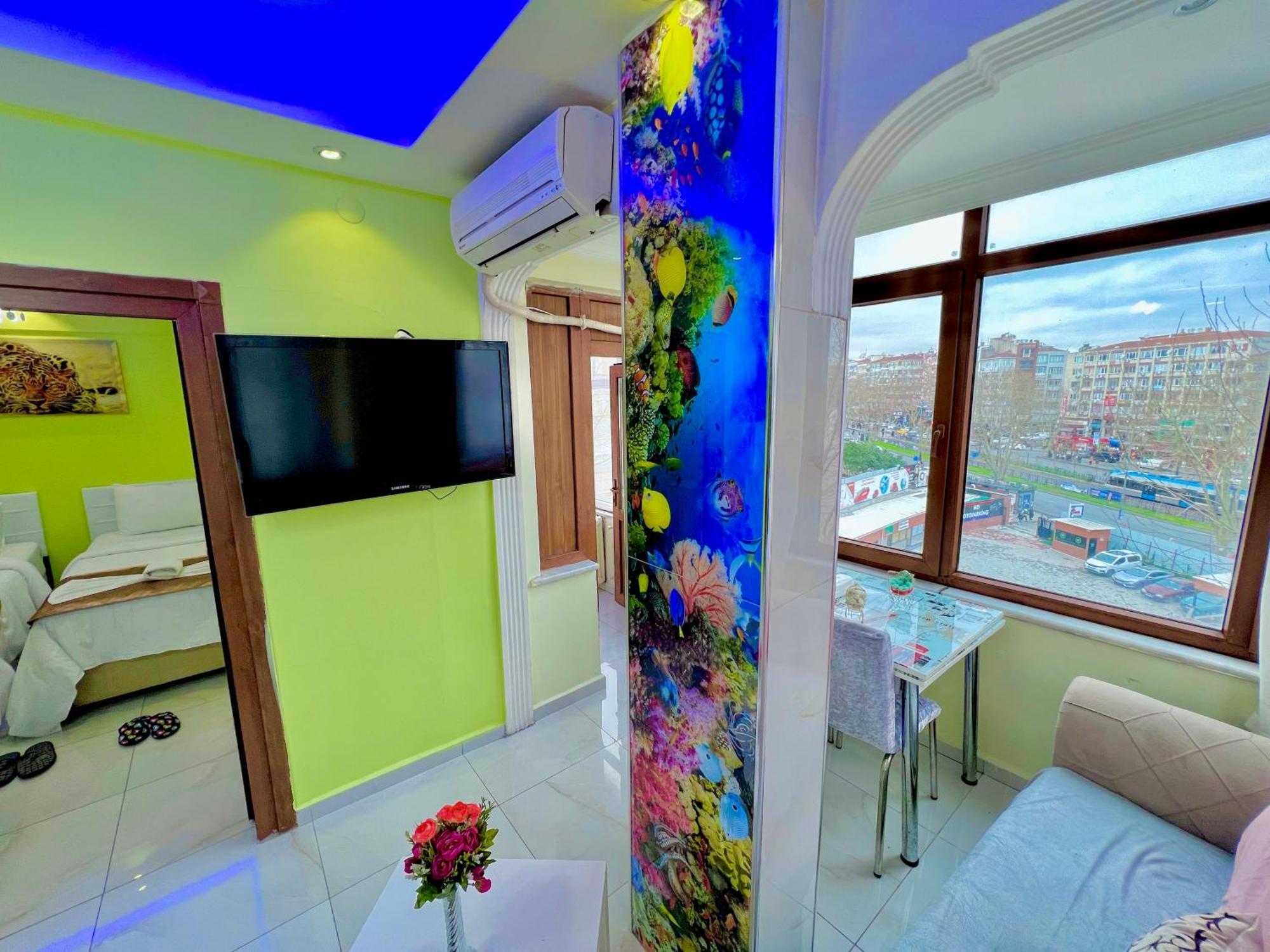 Istanbulun Kral Dairesi Asansoerlue Ve 2 Klimali