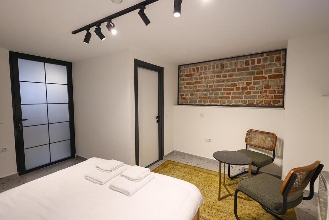 Evra Inn *