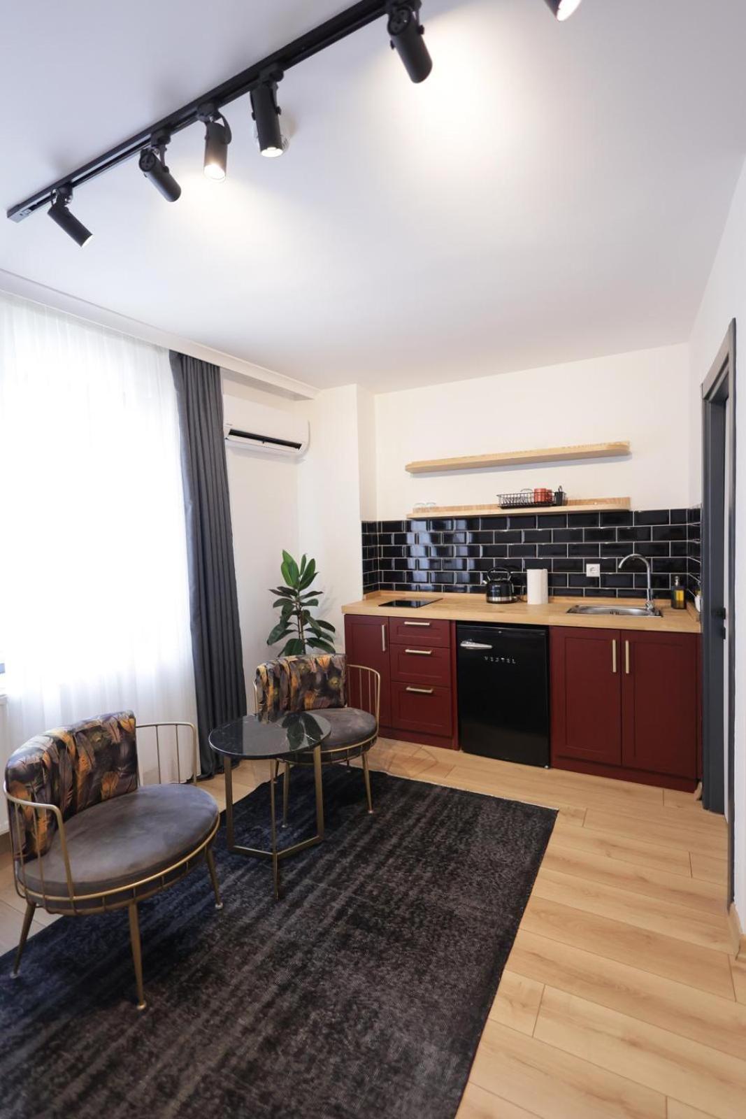 Evra Inn *