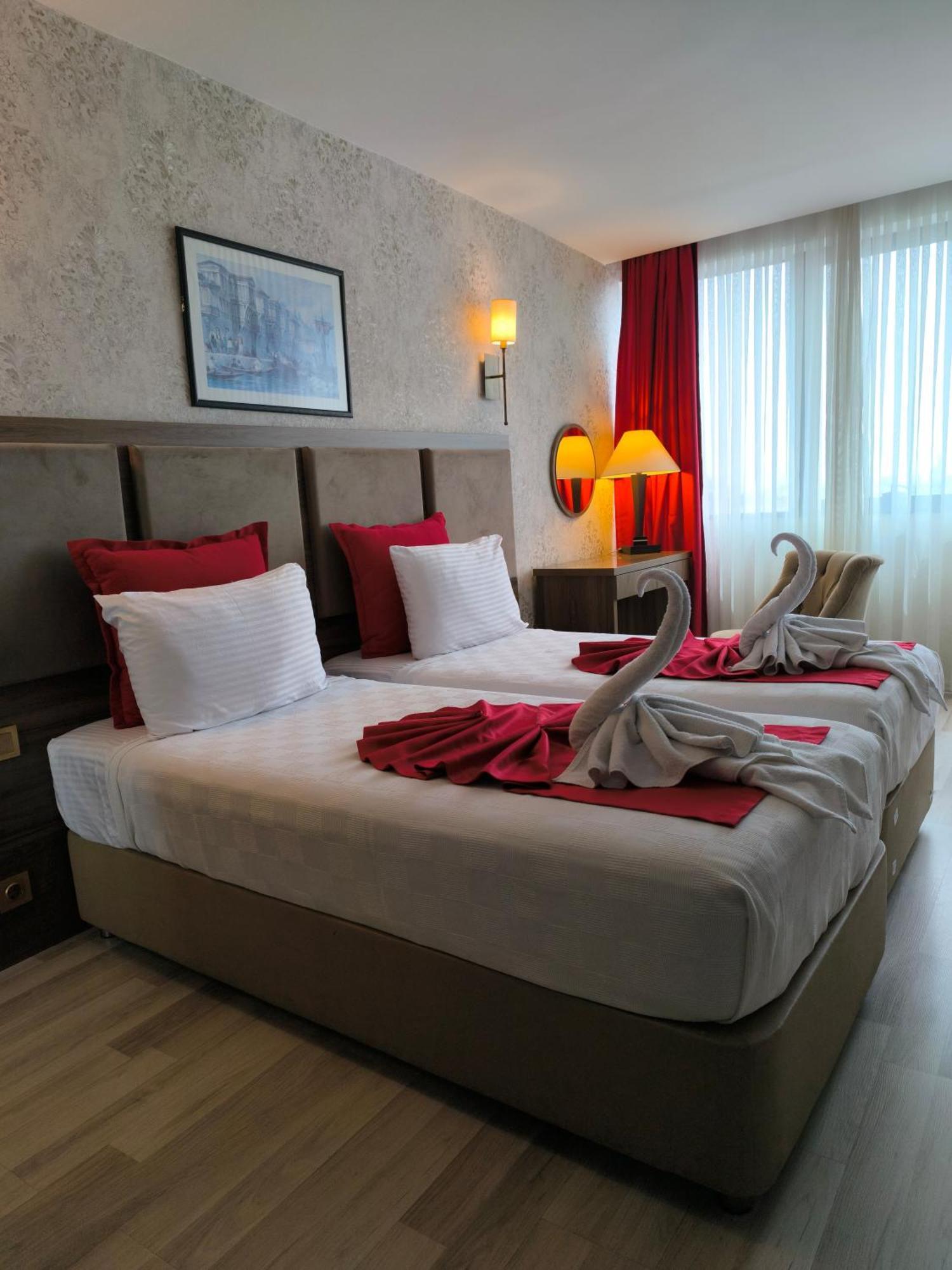 Euro Plaza - Taksim Pera Hotel 4*