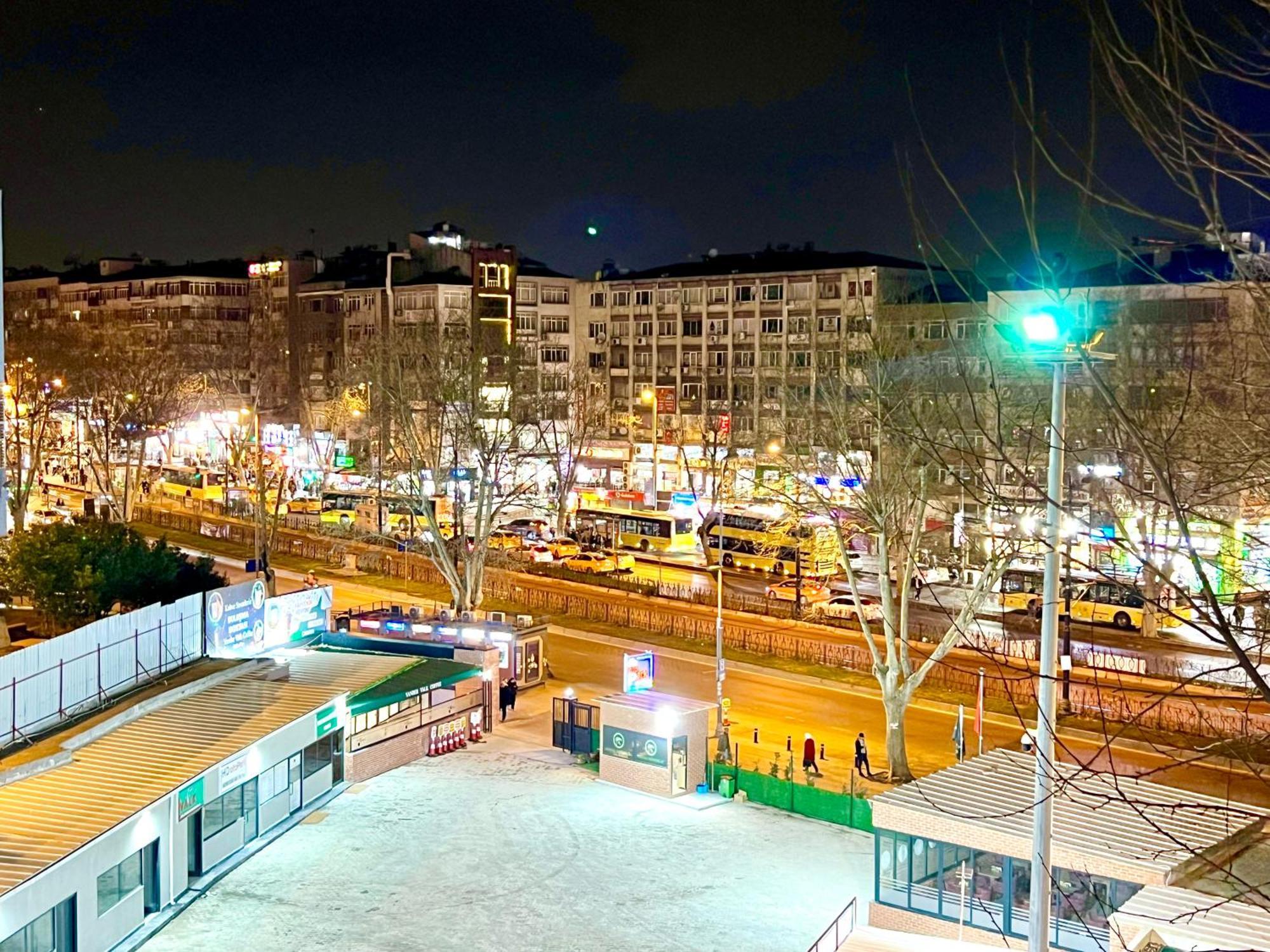 Apartment Istanbulun Kral Dairesi Asansoerlue Ve 2 Klimali