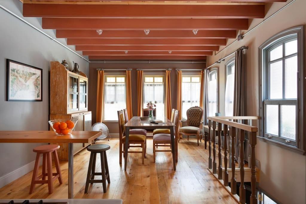 Tastefully Decorated House In Old - Rose * Istanbul