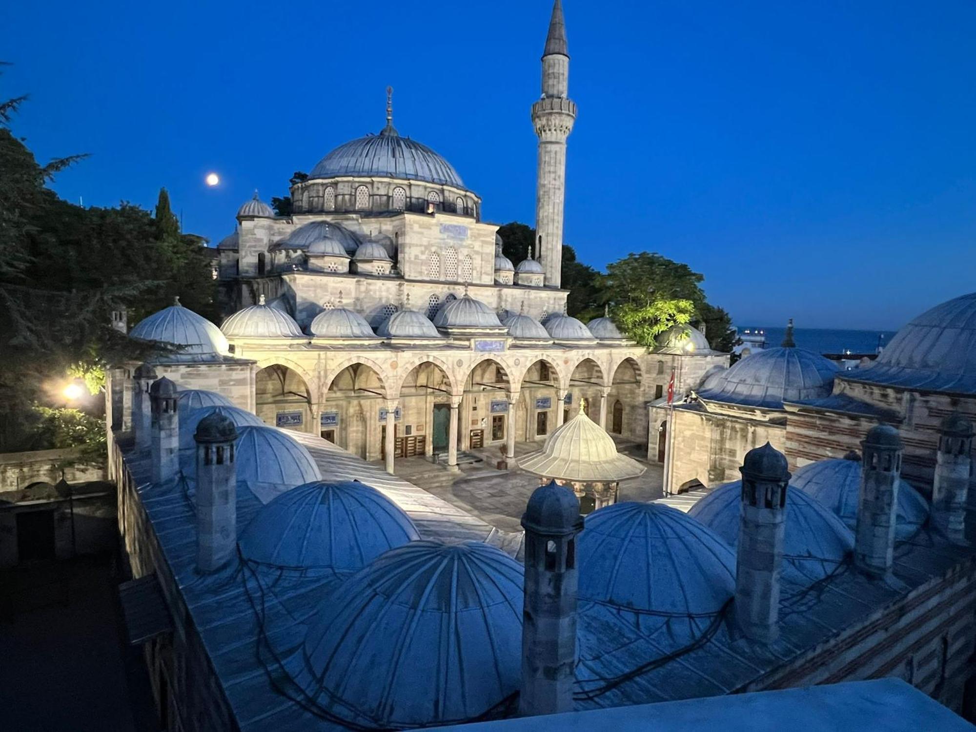 Nur Deniz Manzaralı * İstanbul