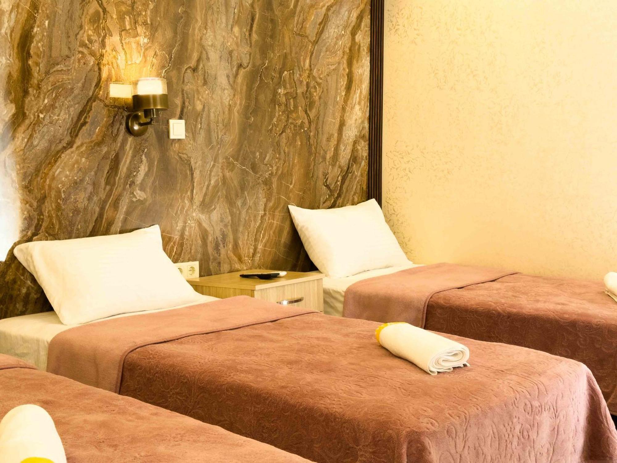 Hotel Oez Duenya *