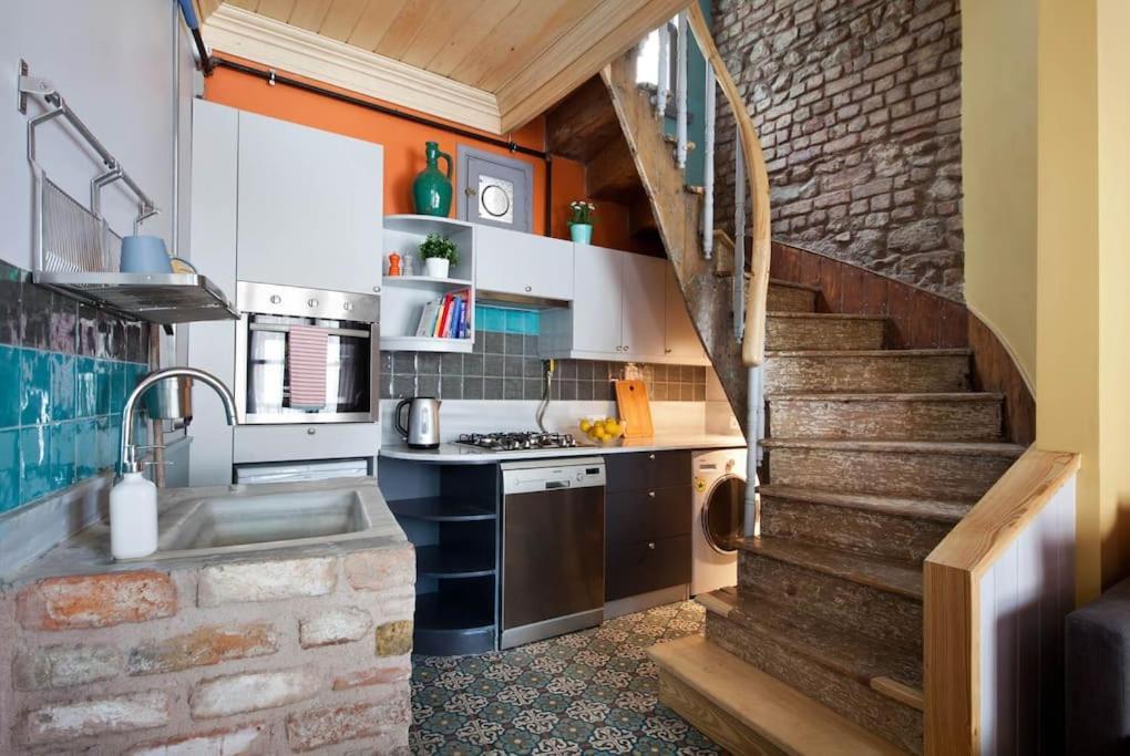 Holiday home Enjoy Golden Horn Views From Tangerine House *