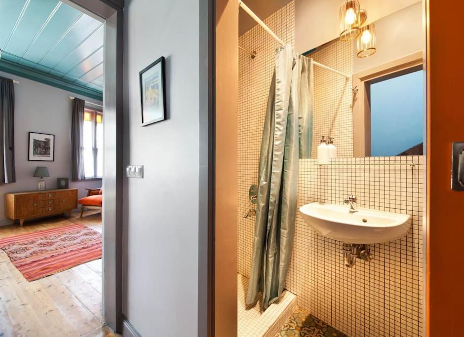 Enjoy Golden Horn Views From Tangerine House Holiday home *